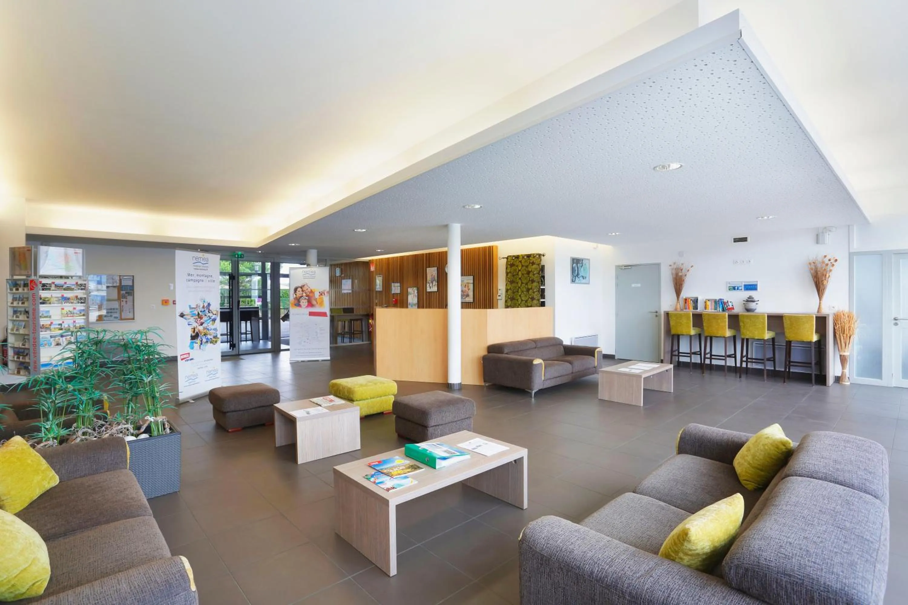 Communal lounge/ TV room in Résidence Néméa Les Grands Rochers