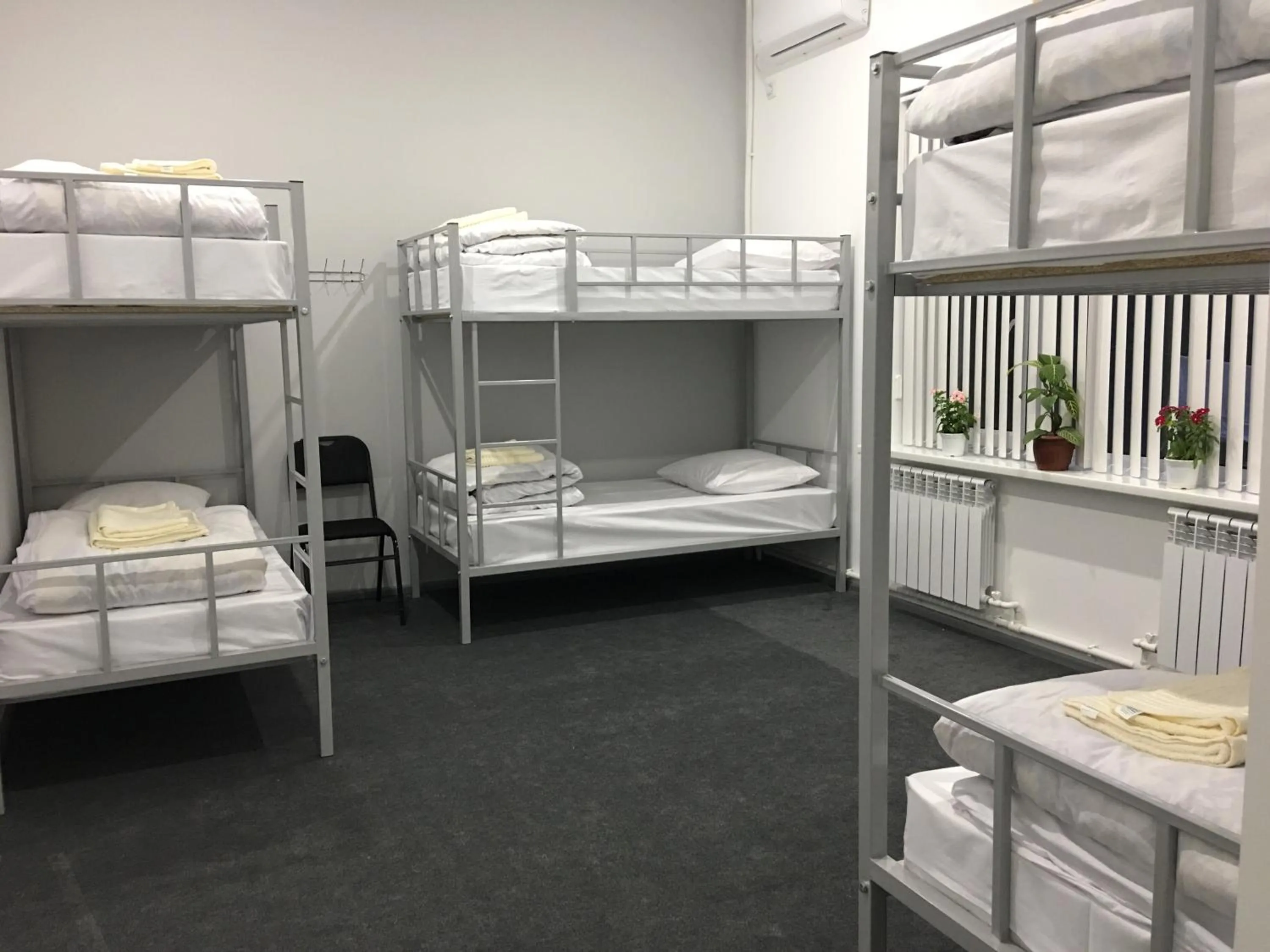bunk bed in Jules Verne Hostel