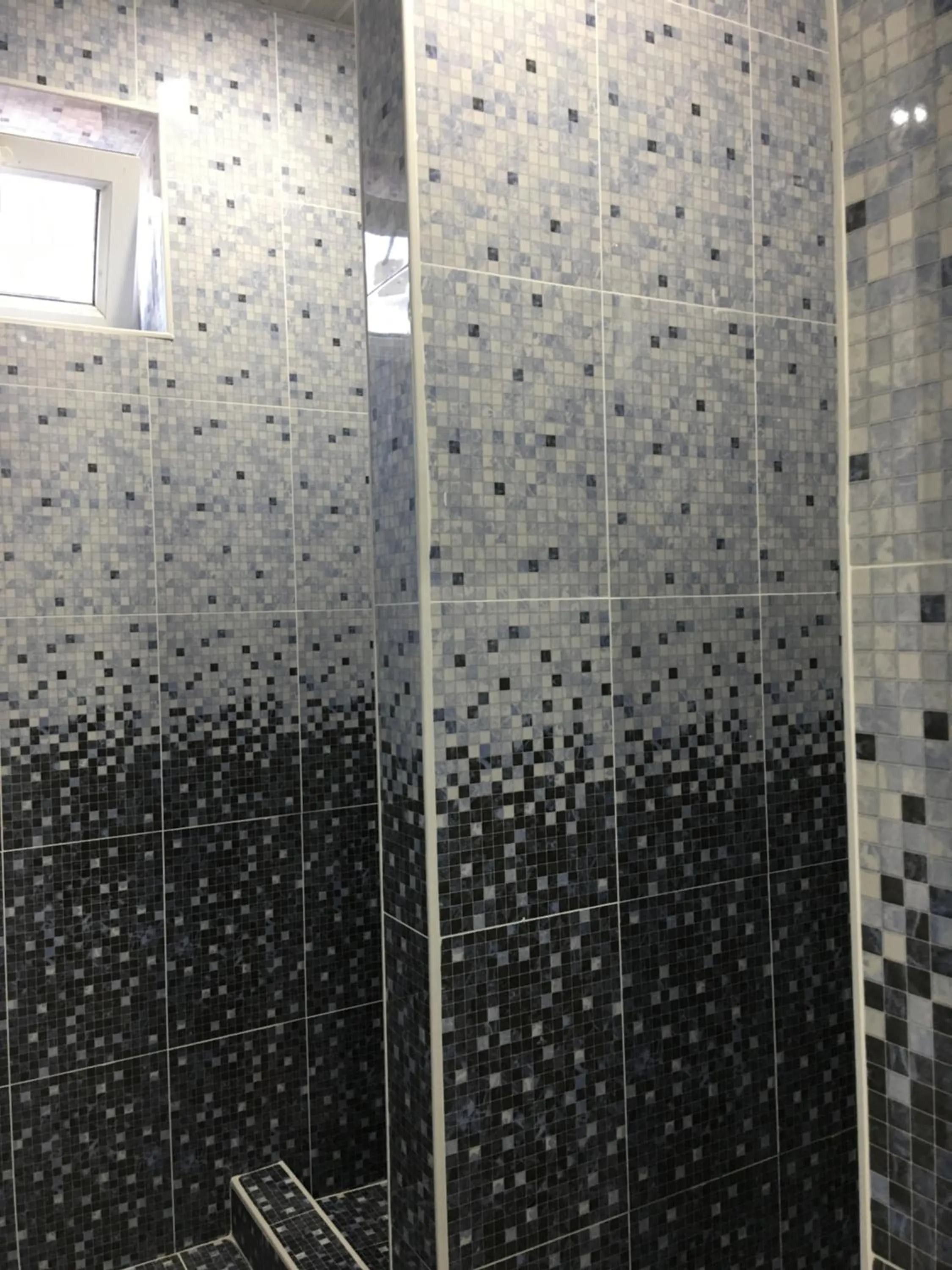 Shower in Jules Verne Hostel