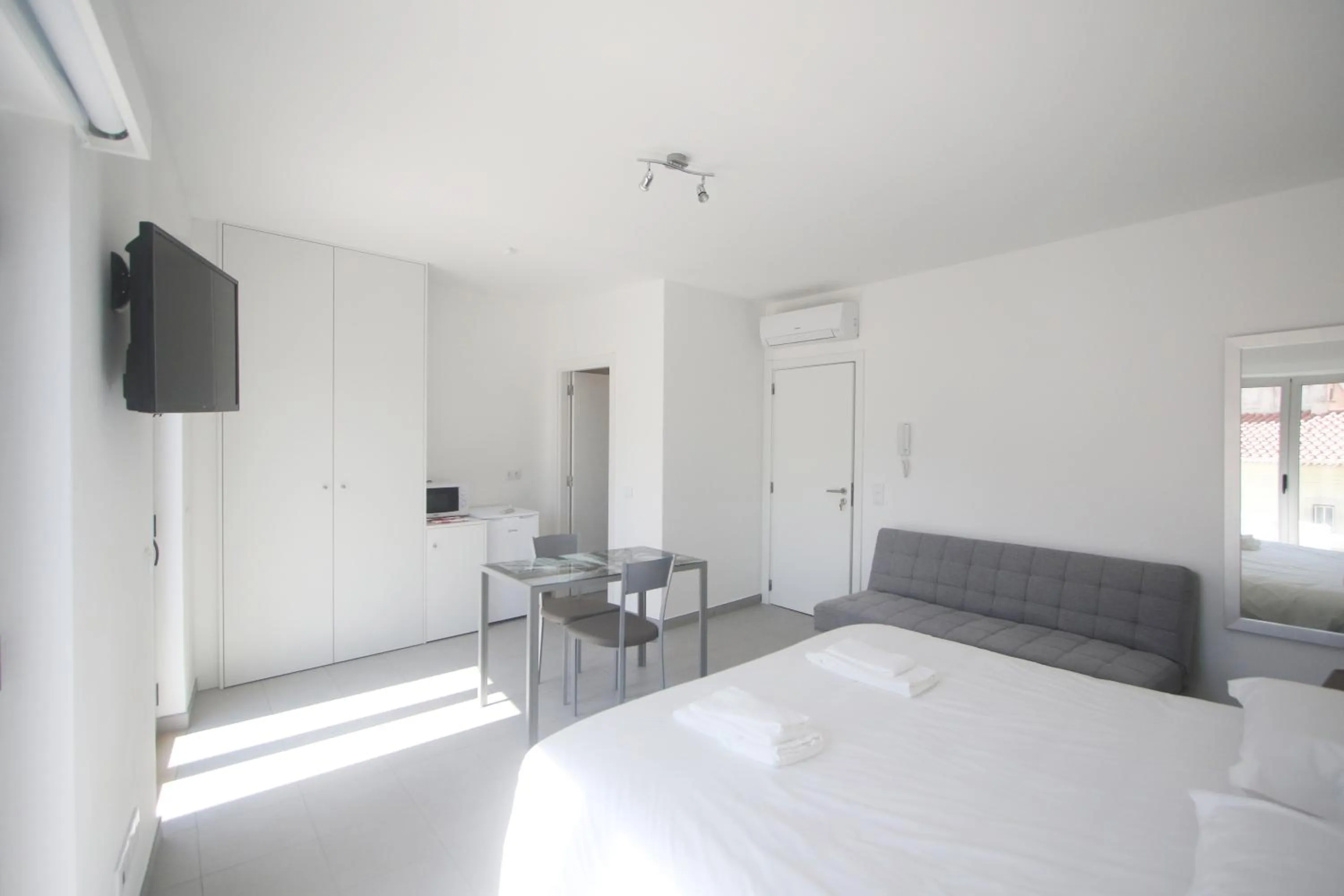 Bedroom, Bed in Guest House Lovely Swan