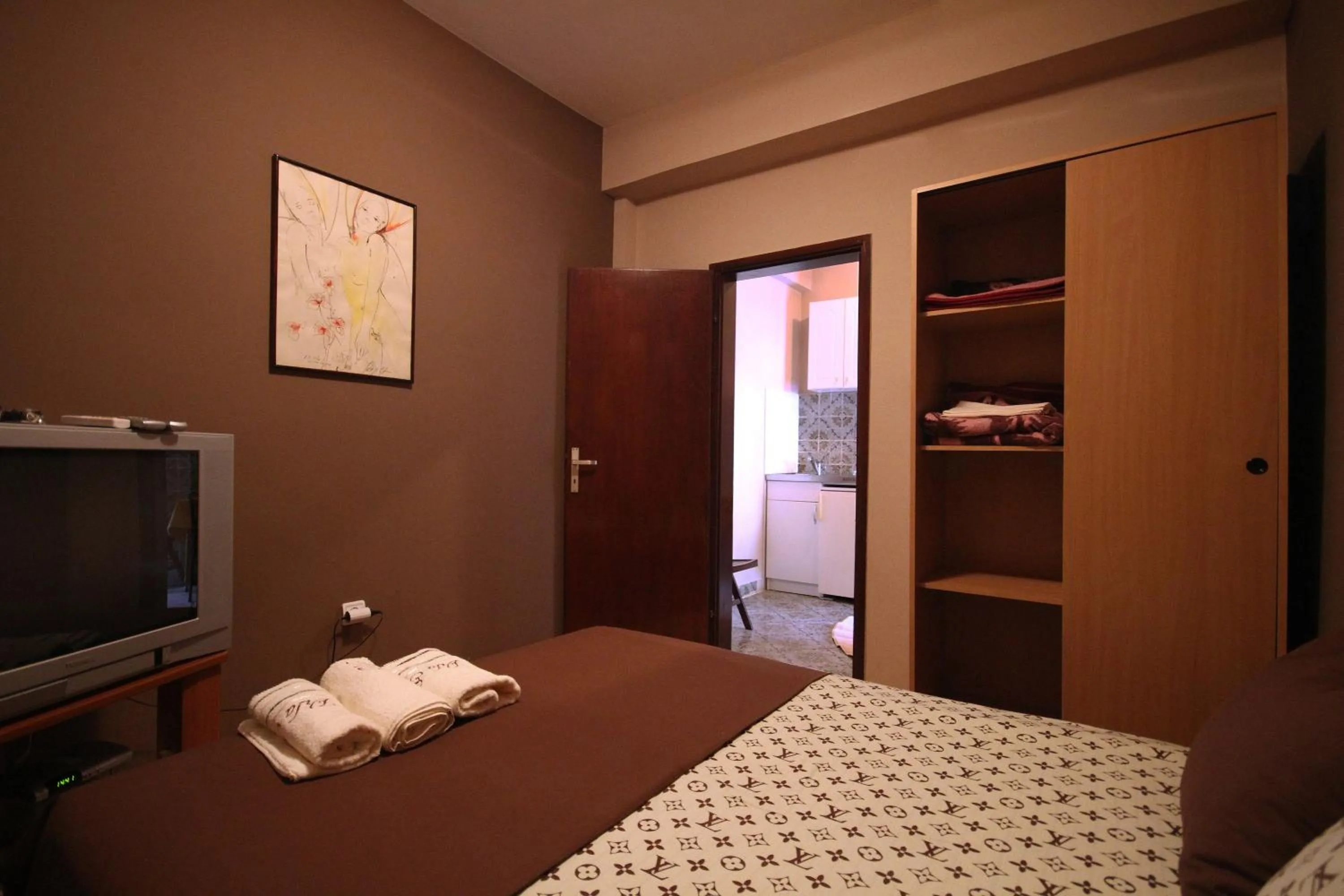 Two-Bedroom Apartment (4 Adults) in Apartments Vila Galileo