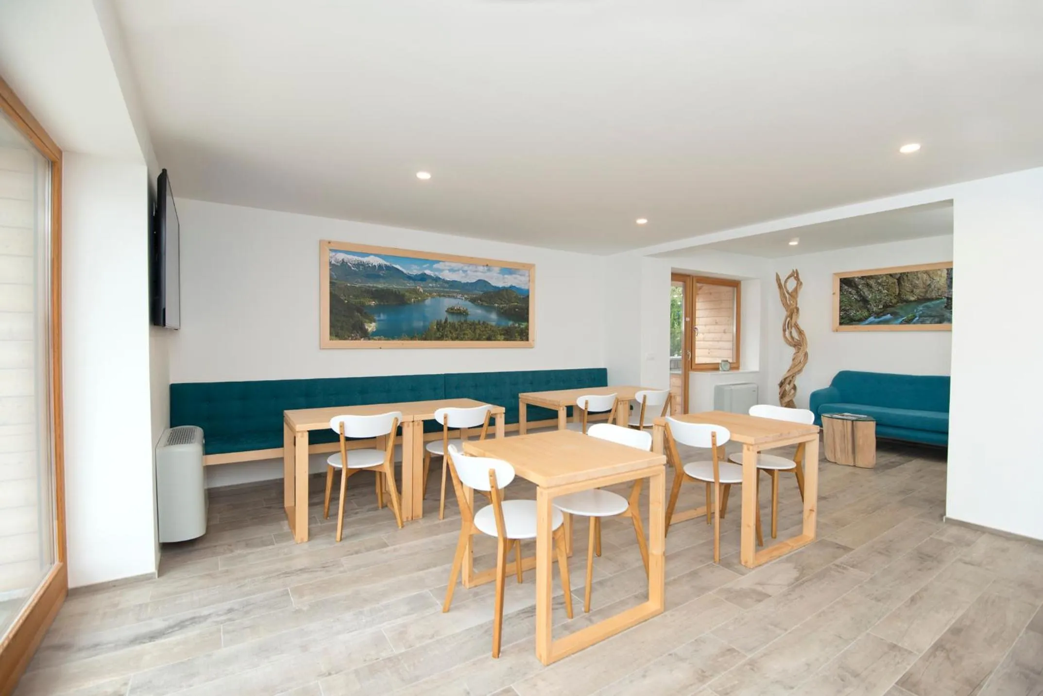 Restaurant/places to eat in Vila Alpina