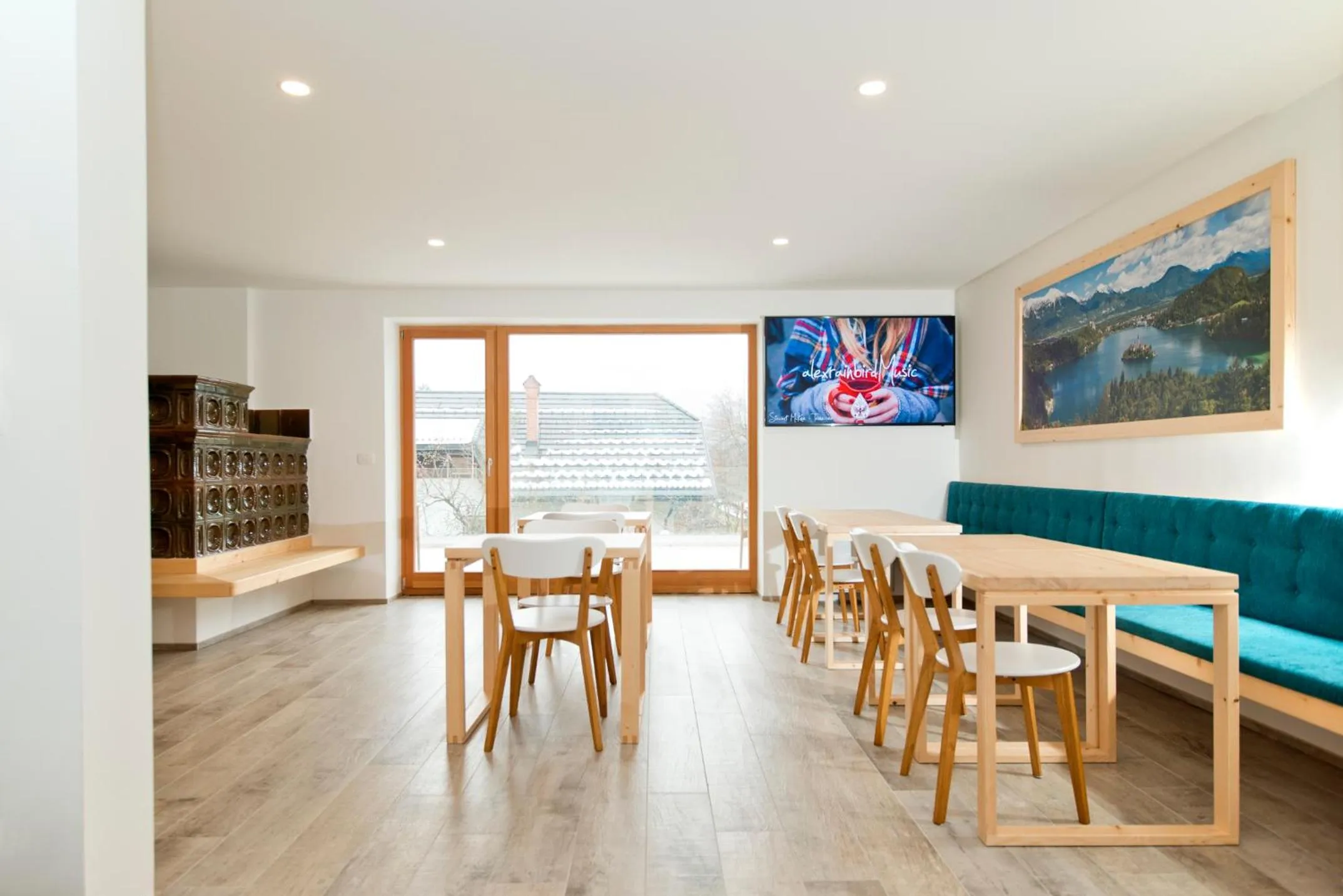 Communal lounge/ TV room in Vila Alpina