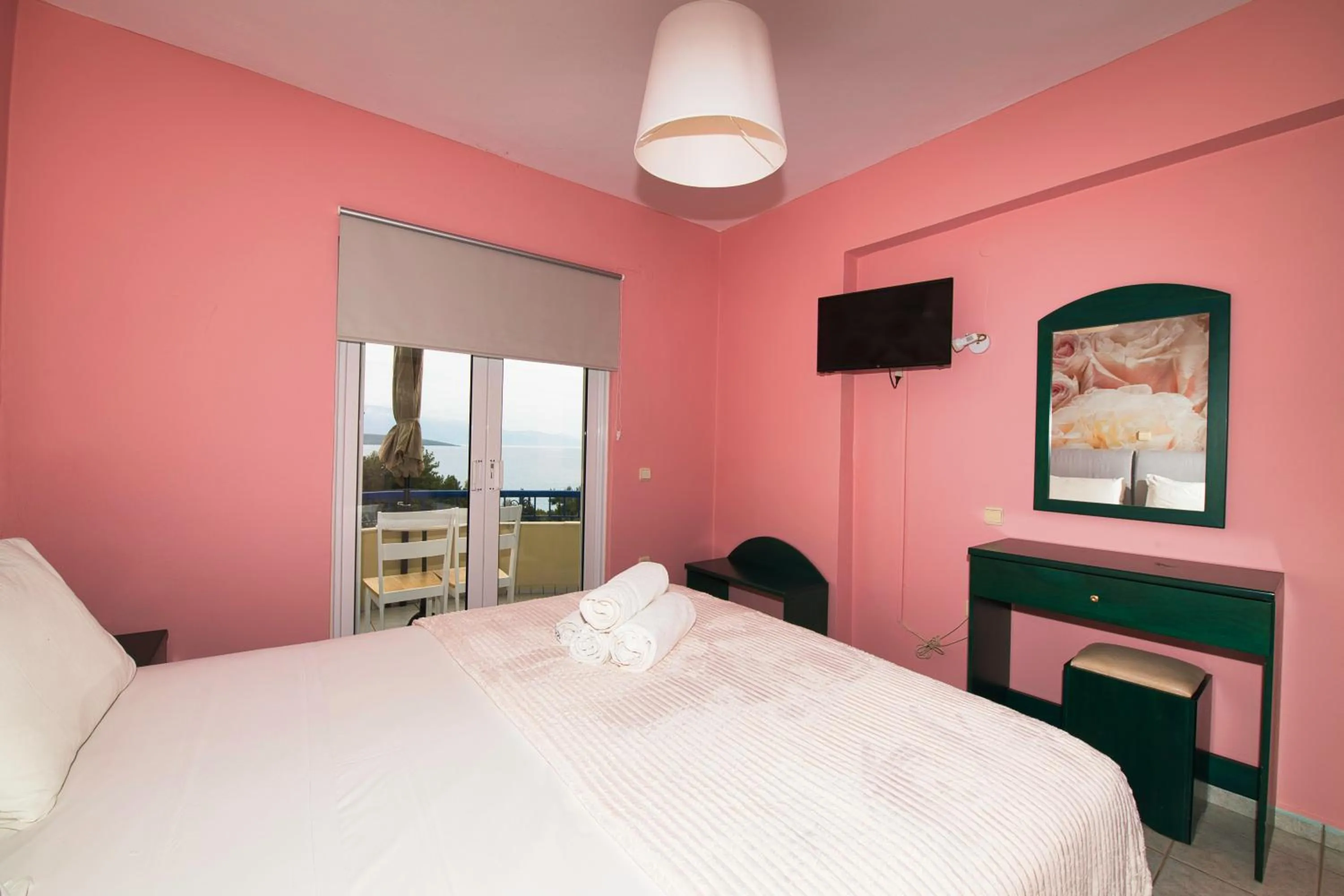 Photo of the whole room, Bed in La Casa Di Nonna Anna