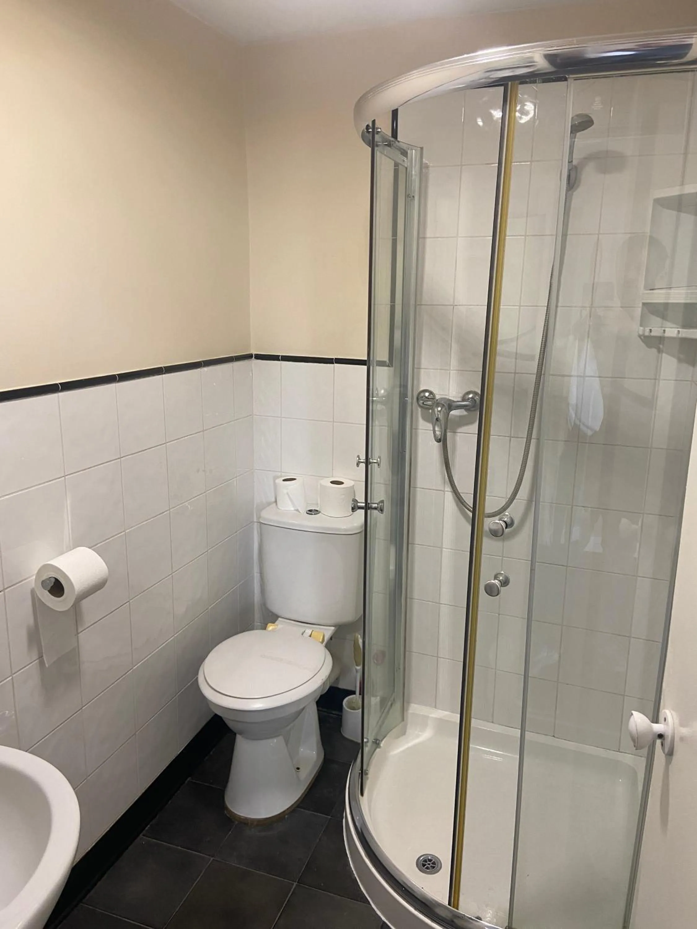 Bathroom in OYO Gran Canaria Hotel