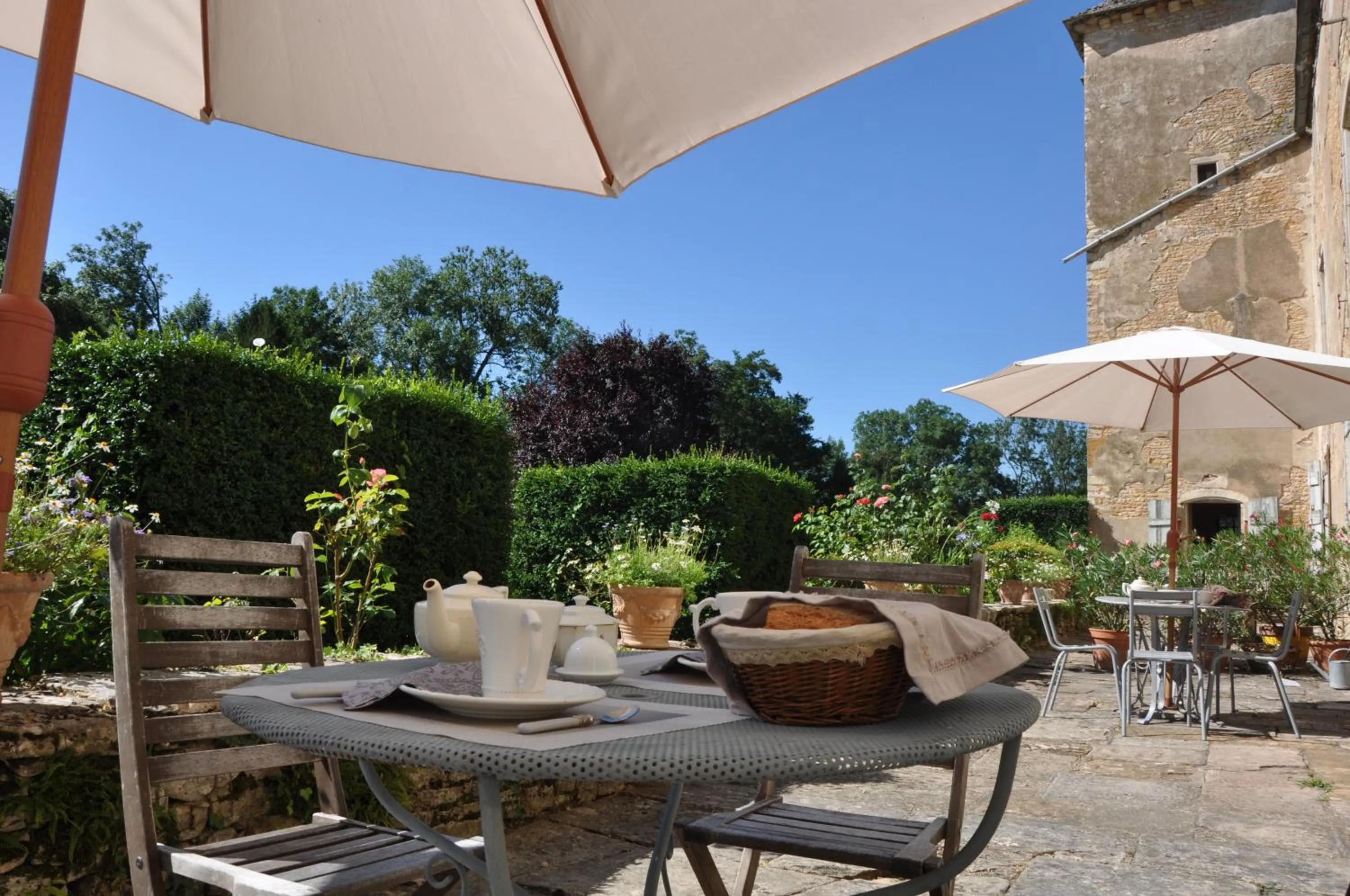 Patio in Château d'Ozenay