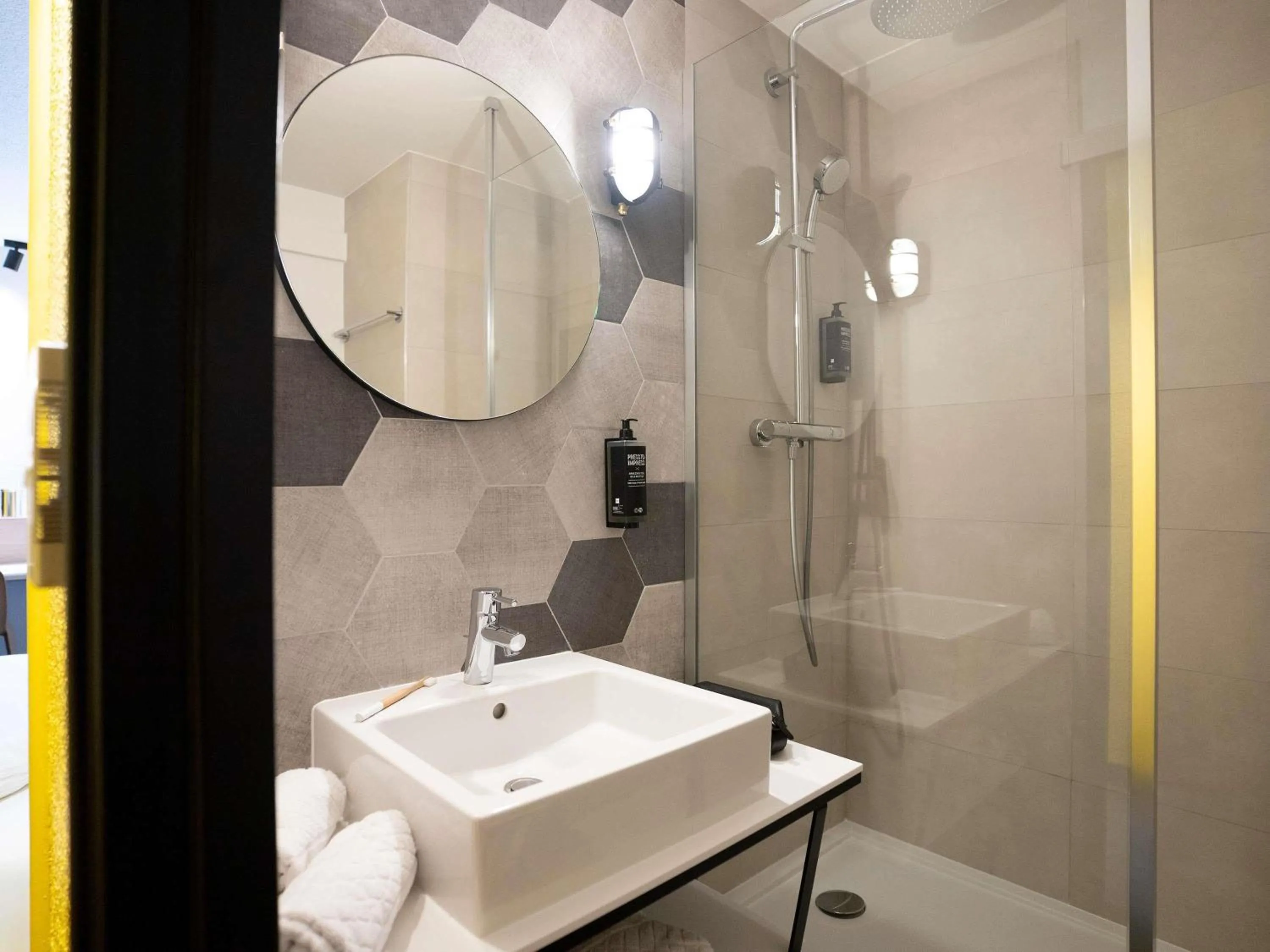 Bedroom in ibis Styles Strasbourg Nord Palais des Congrès