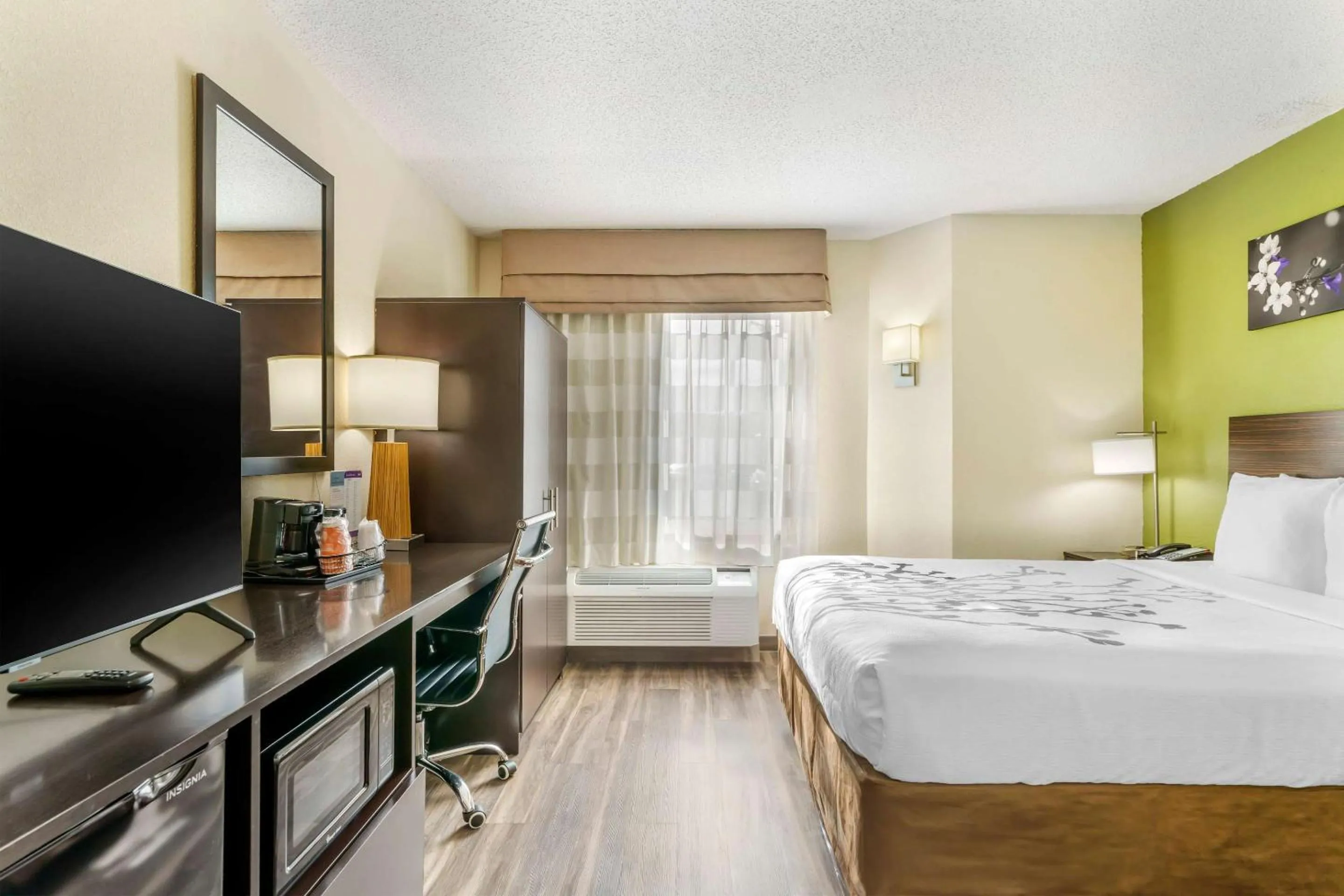 Bedroom, Bed in Sleep Inn Hickory South