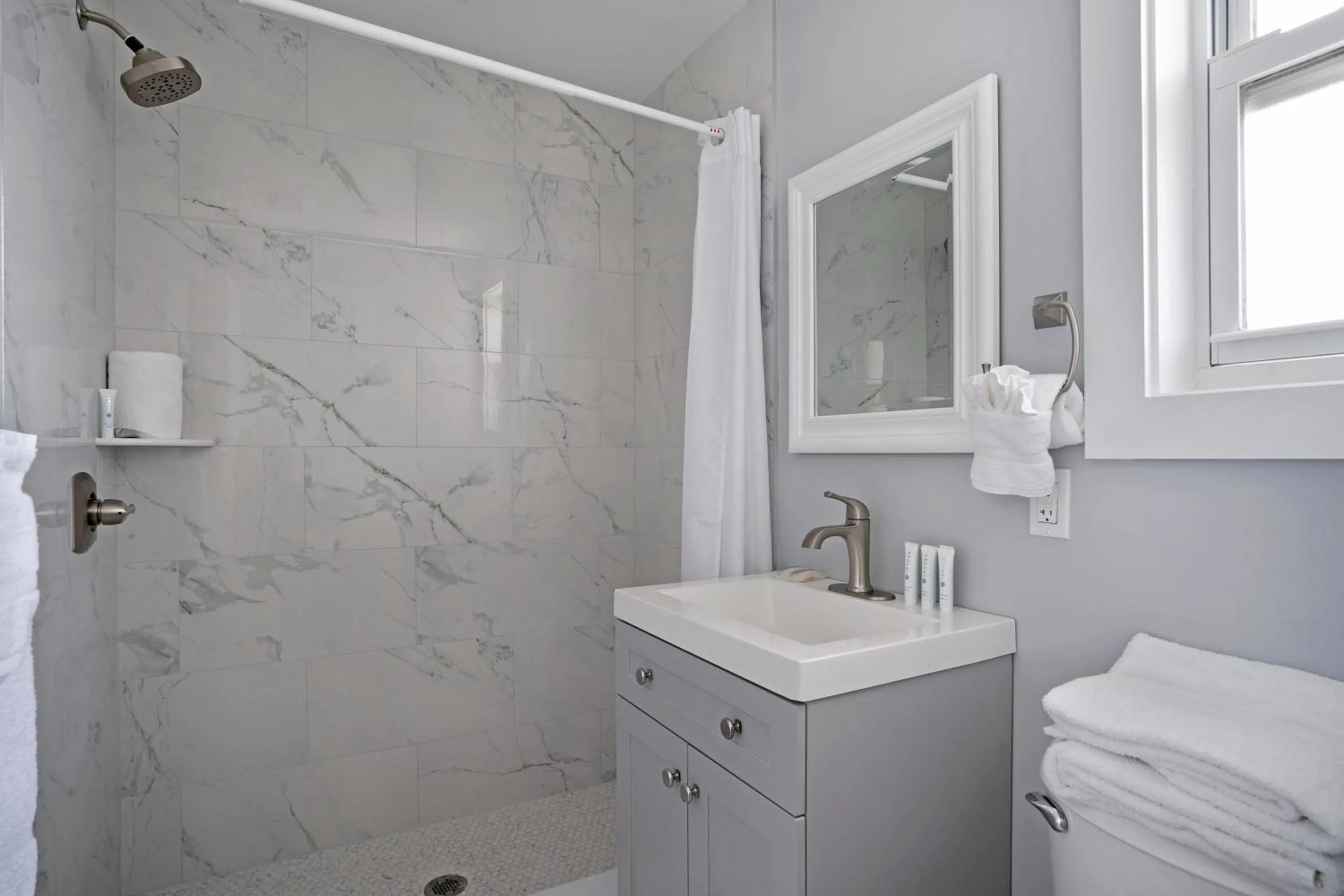 A Wave Inn - Montauk