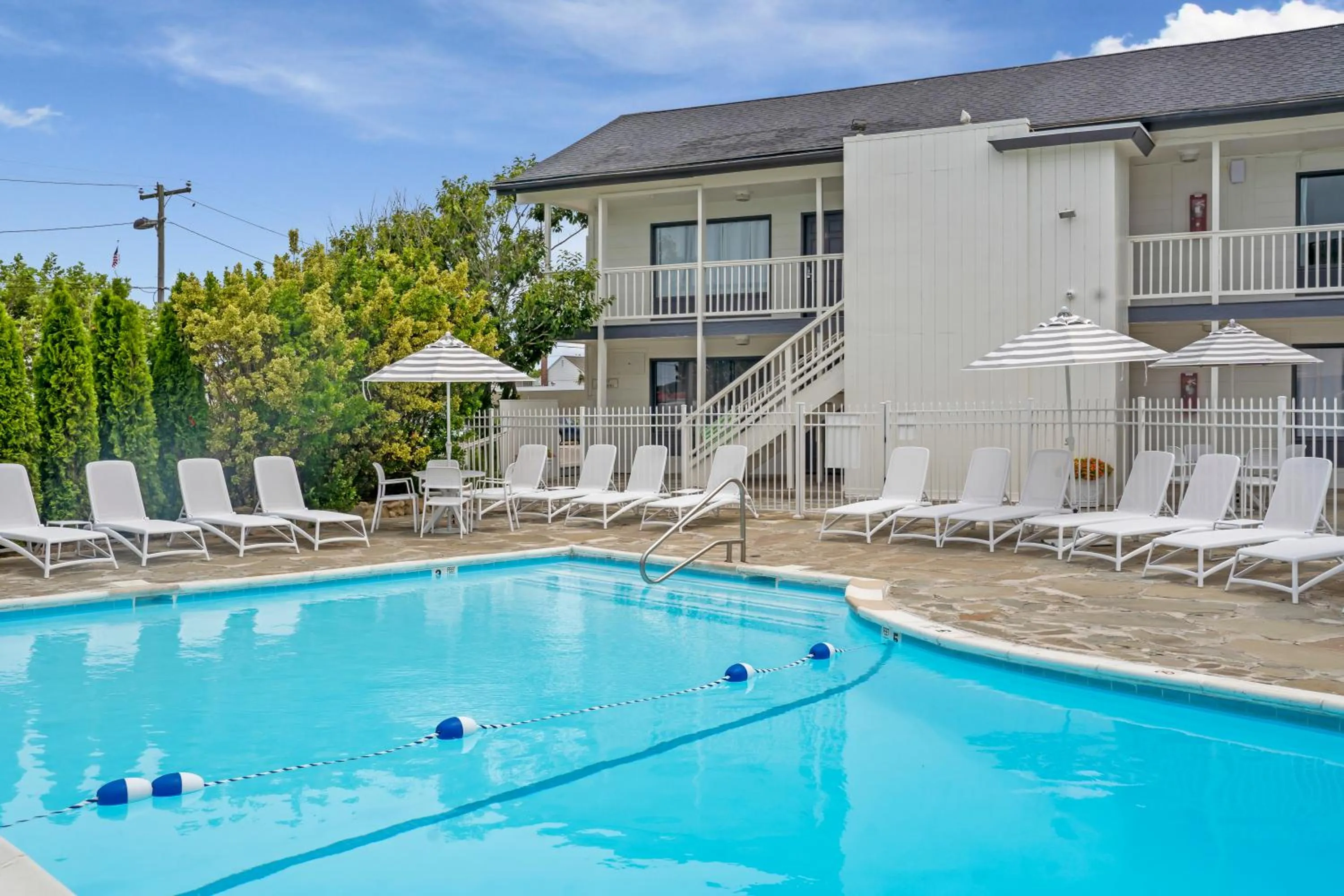 A Wave Inn - Montauk