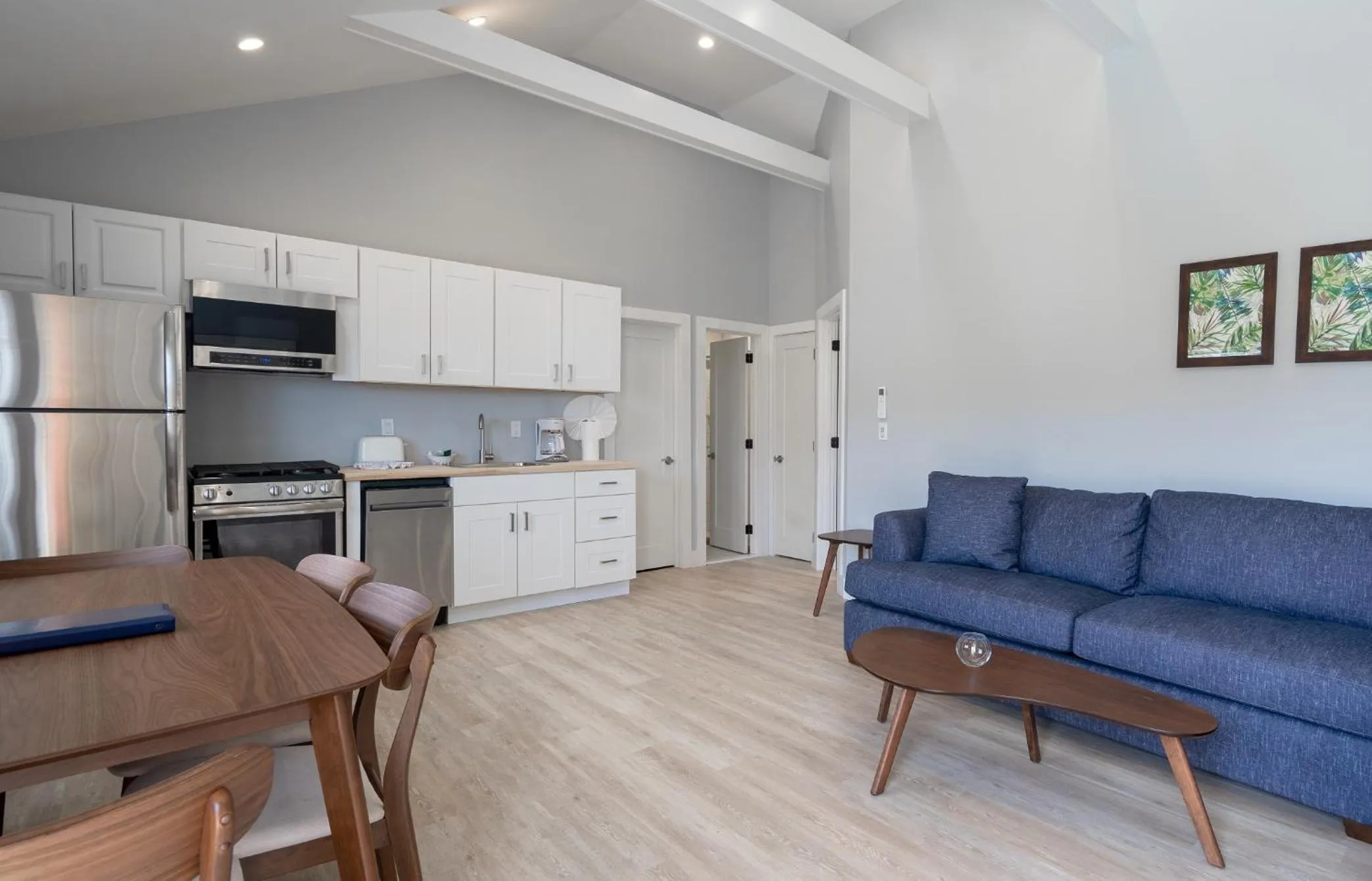 Dining area in A Wave Inn - Montauk