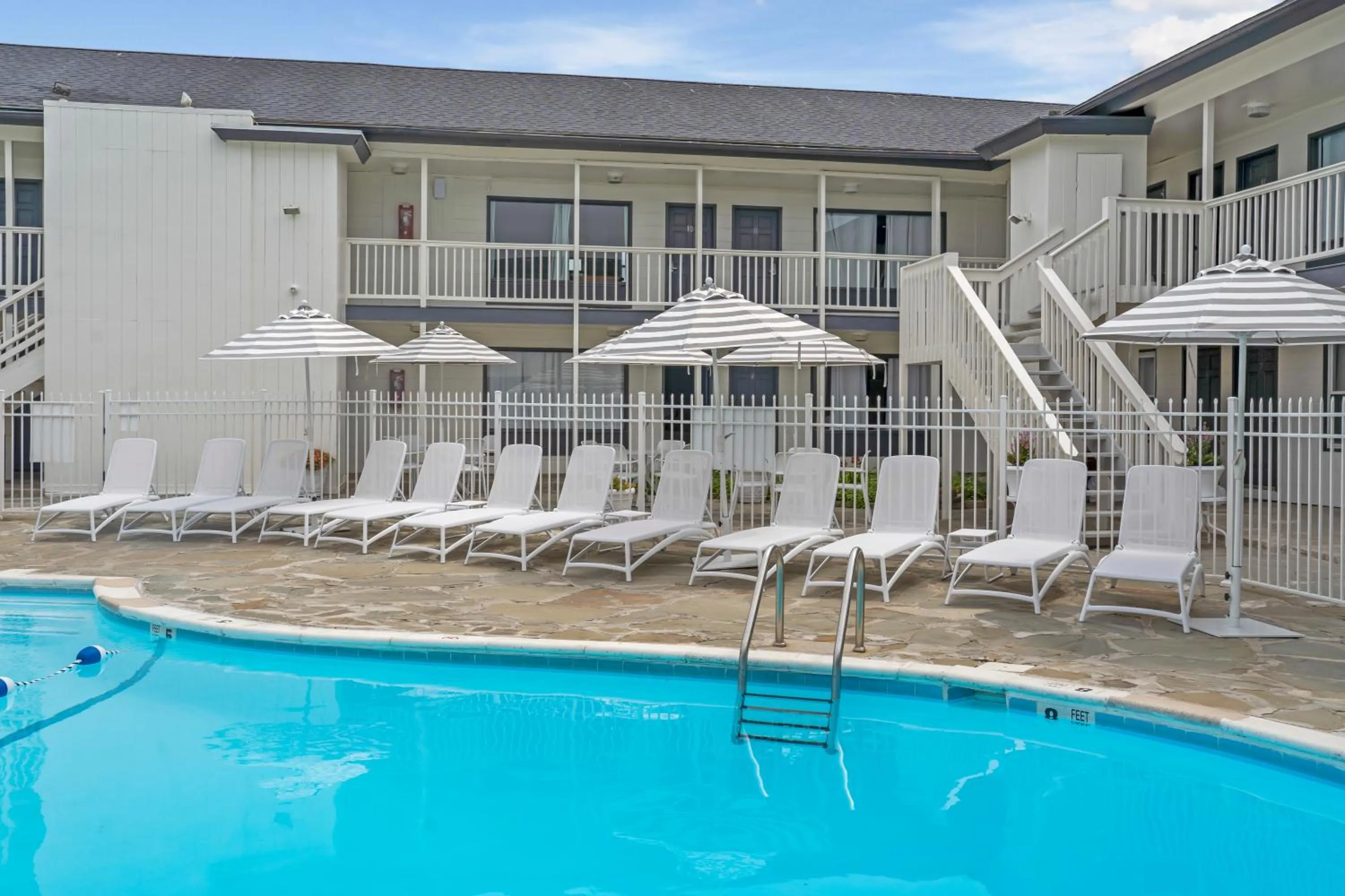 A Wave Inn - Montauk