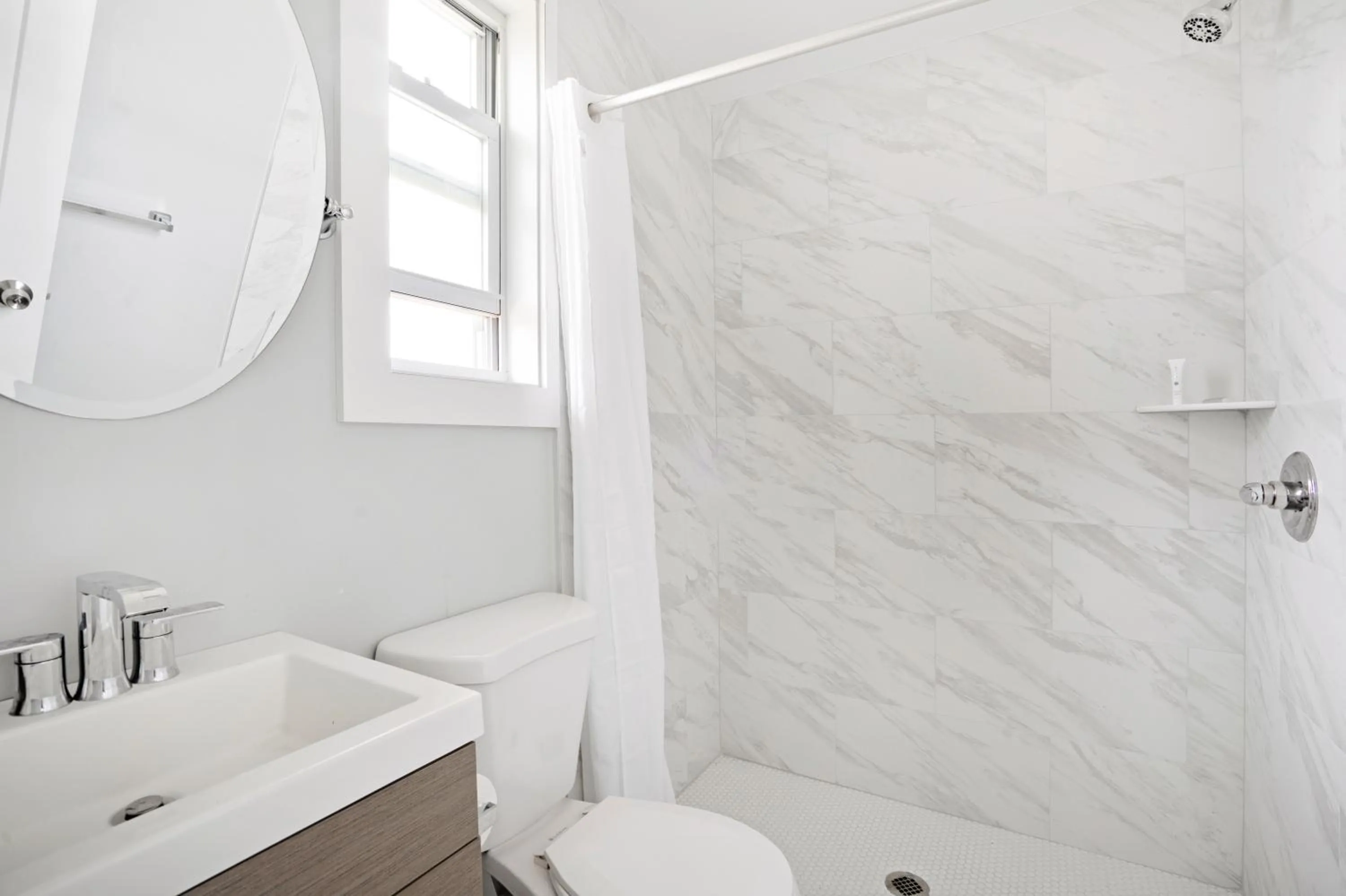 A Wave Inn - Montauk