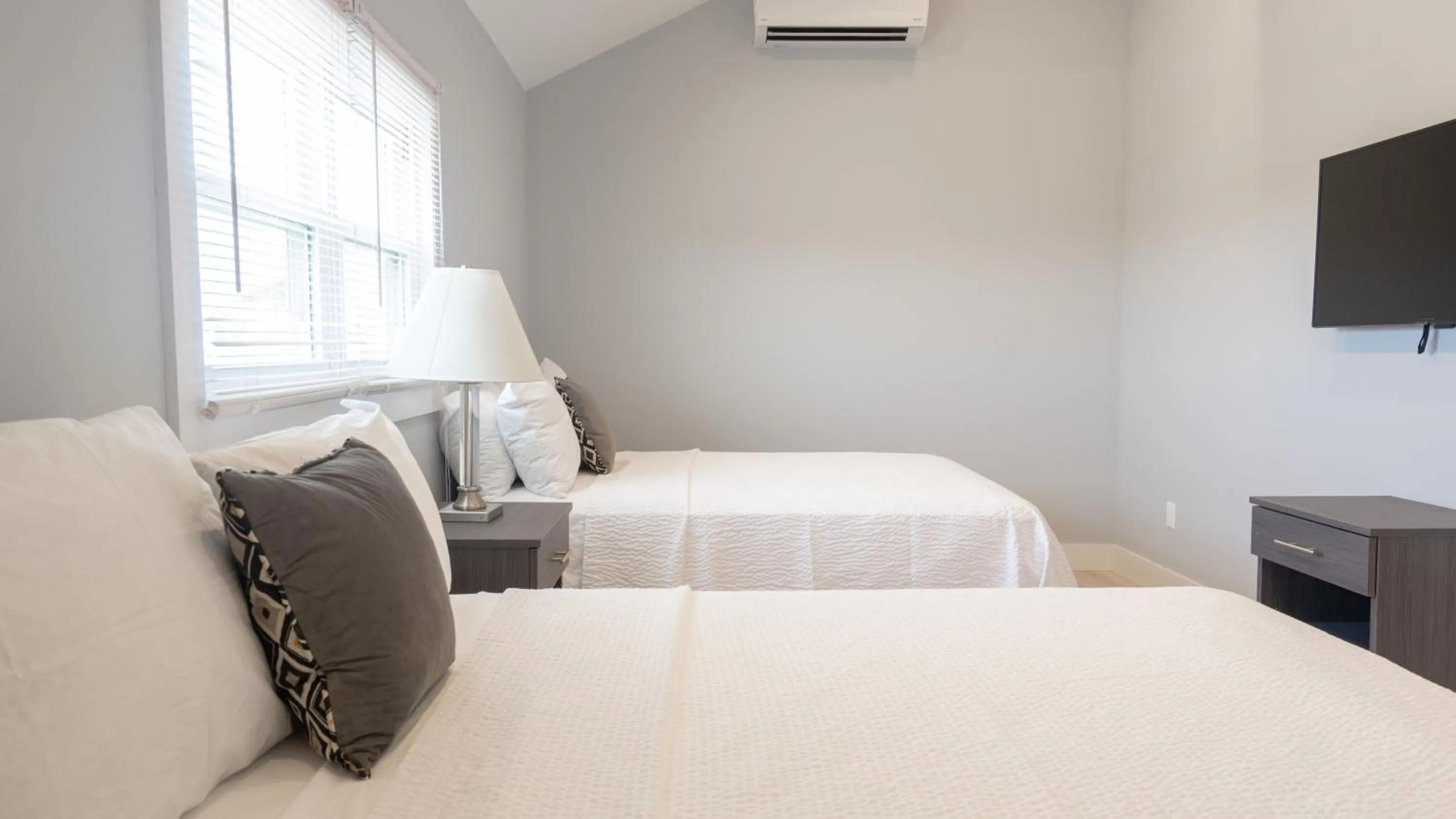 A Wave Inn - Montauk