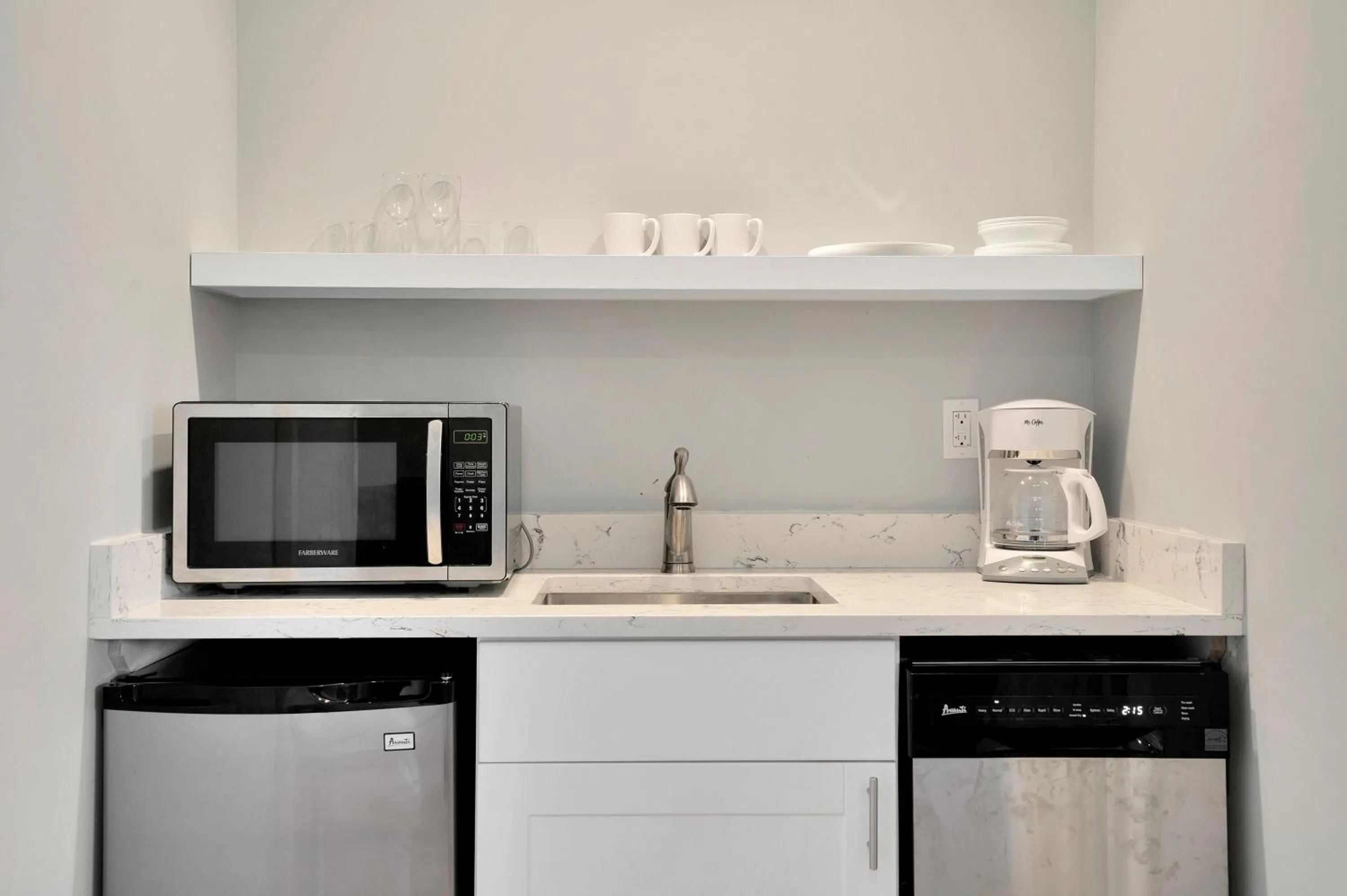 A Wave Inn - Montauk