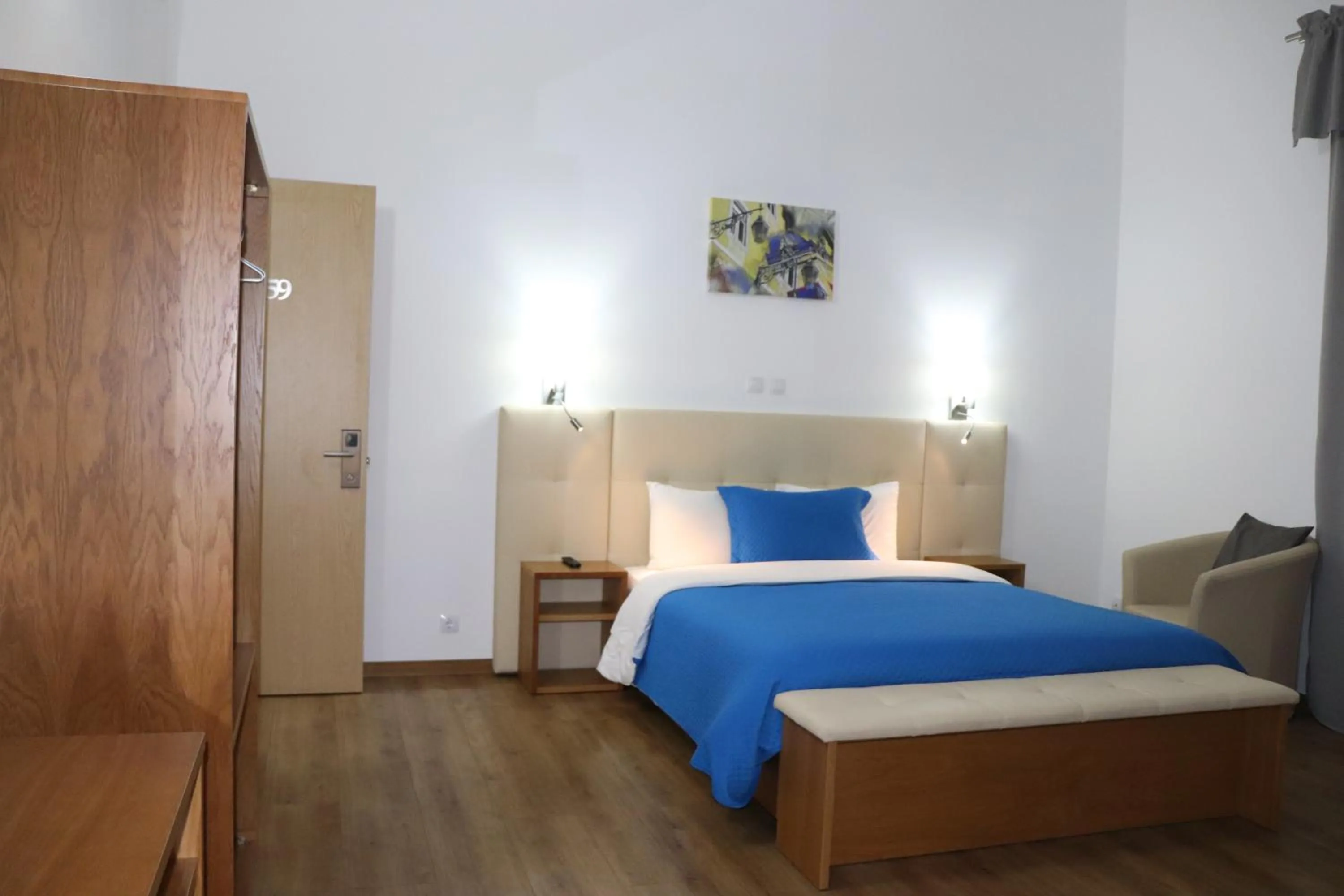 Photo of the whole room, Bed in Hotel Belém Tejo - Setubalense