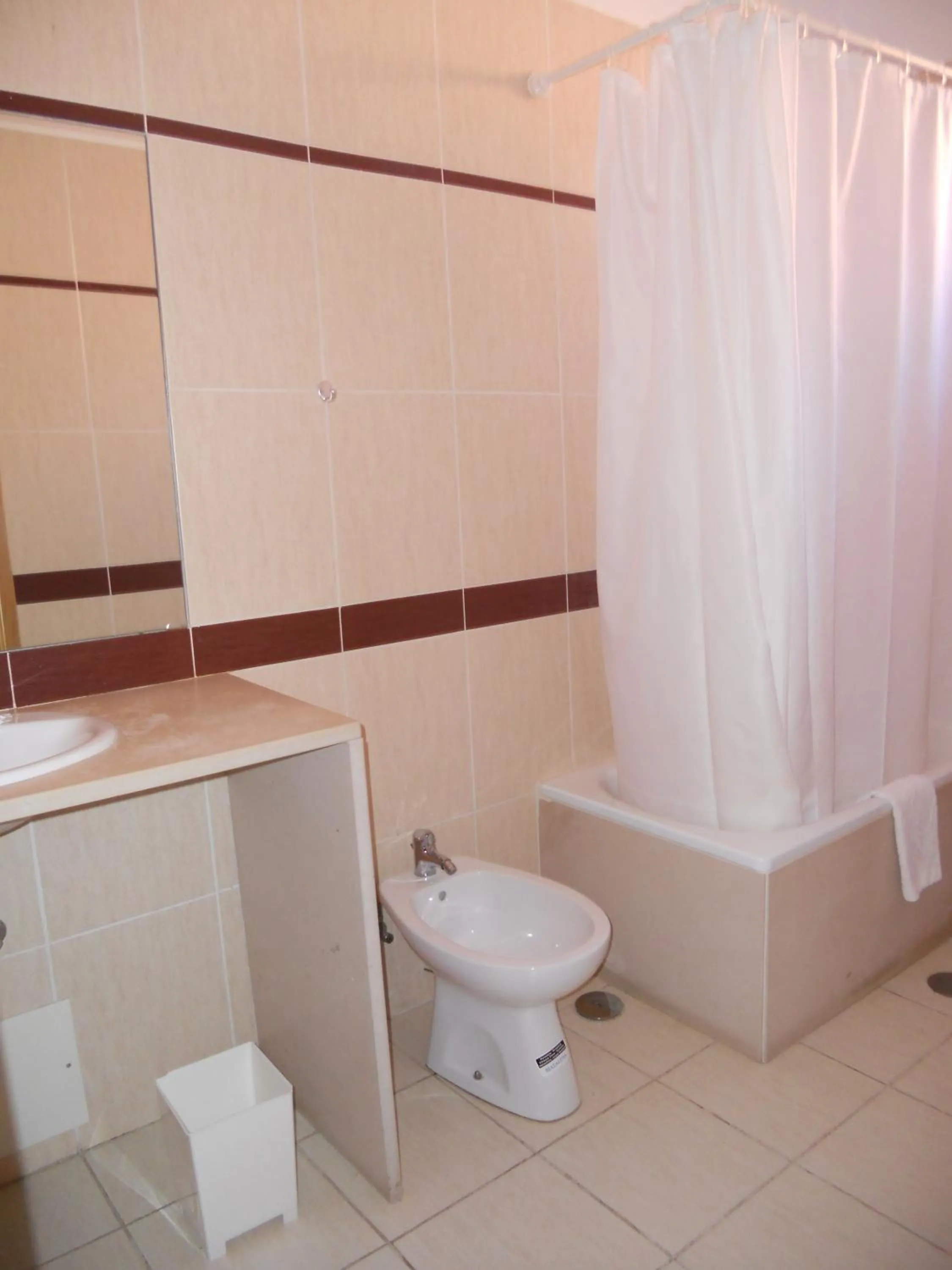 Bathroom in Hotel Belém Tejo - Setubalense