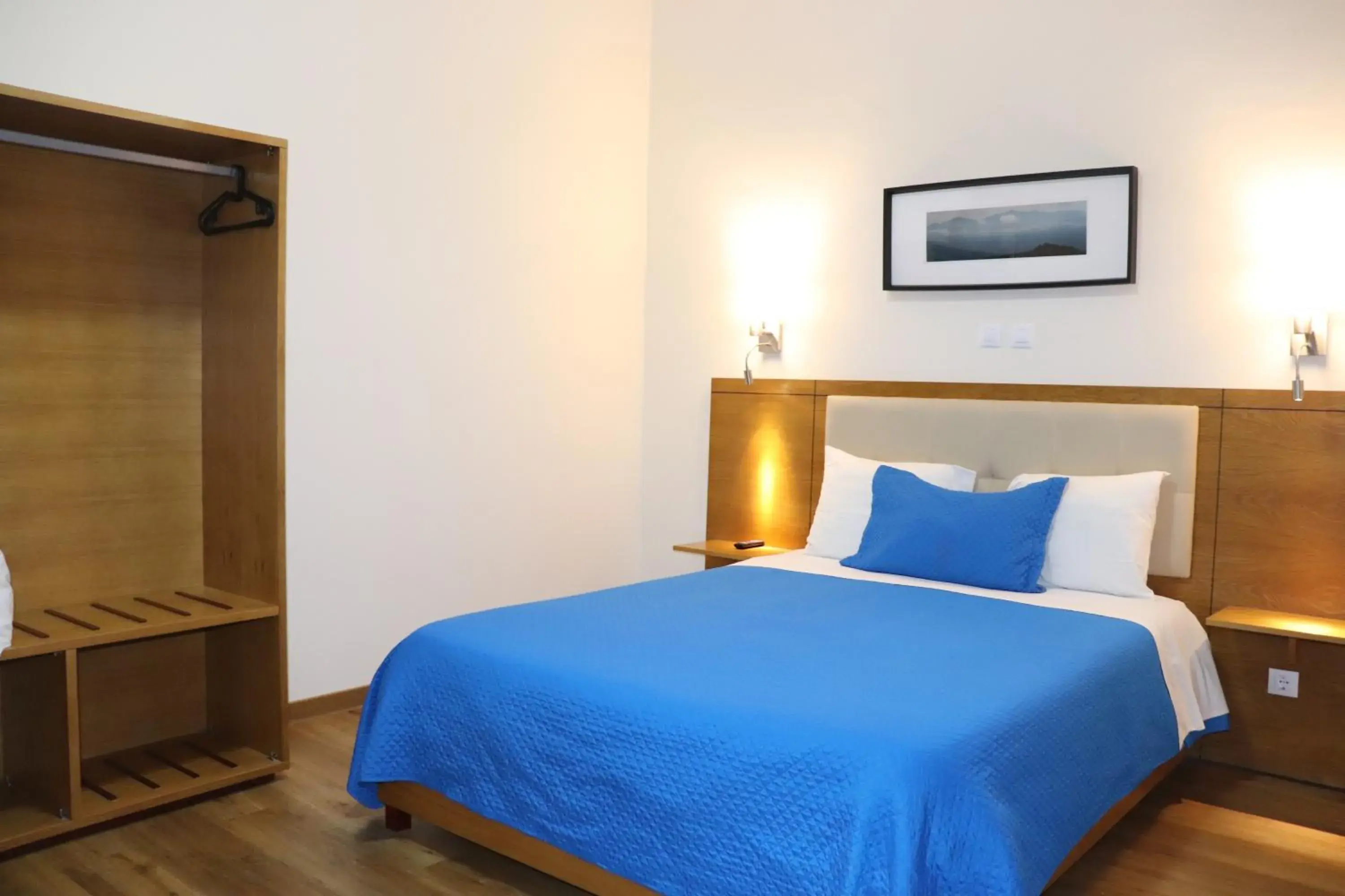 Photo of the whole room, Bed in Hotel Belém Tejo - Setubalense Photo of the whole room, Bed in Hotel Belém Tejo - Setubalense