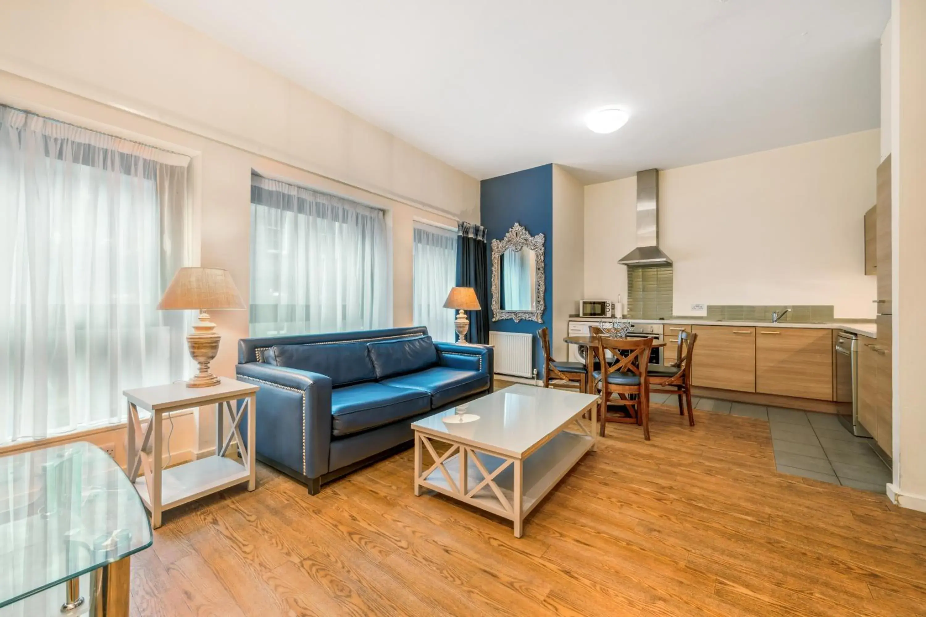 Living room in Princes Street Suites Living room in Princes Street Suites