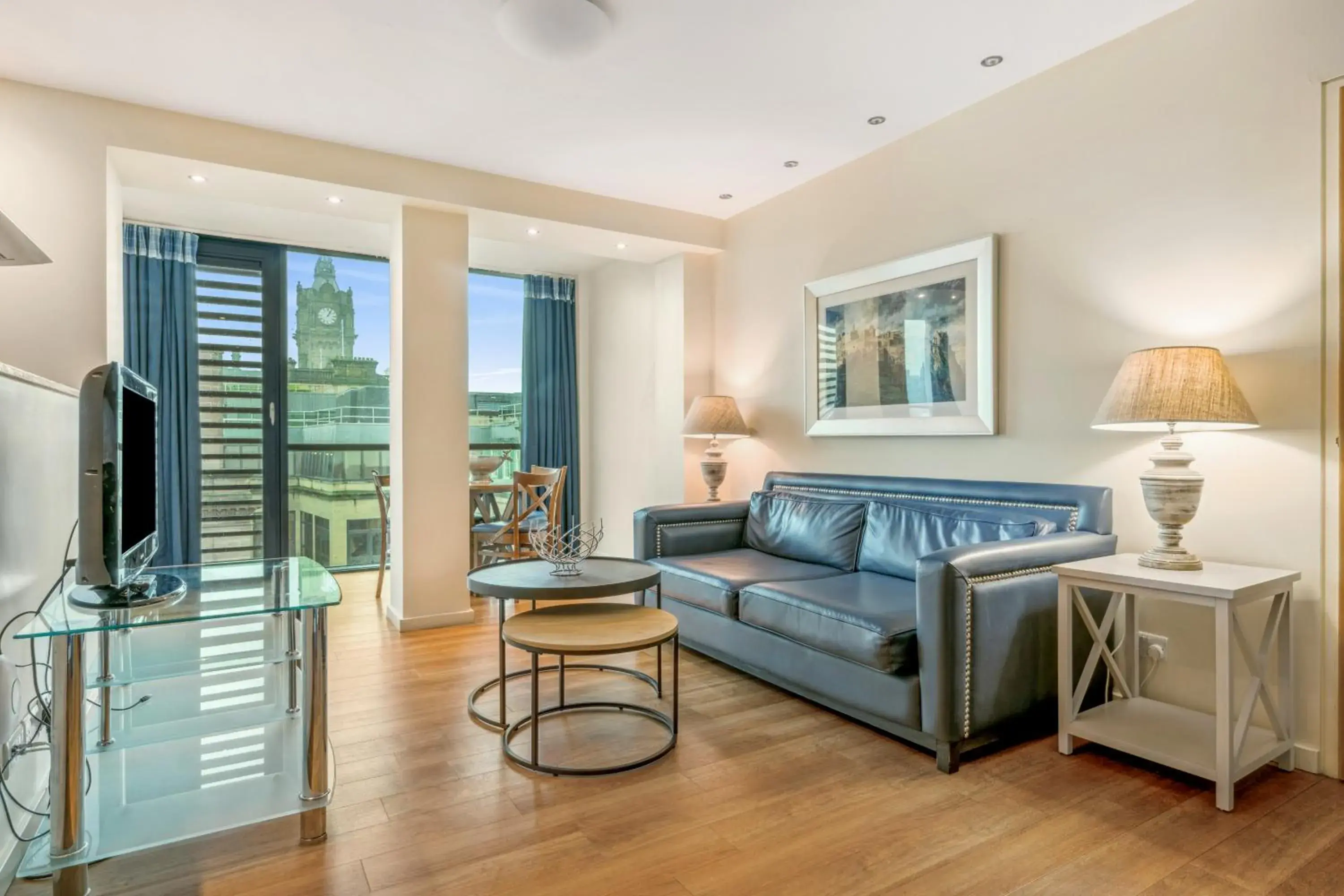 Living room in Princes Street Suites Living room in Princes Street Suites