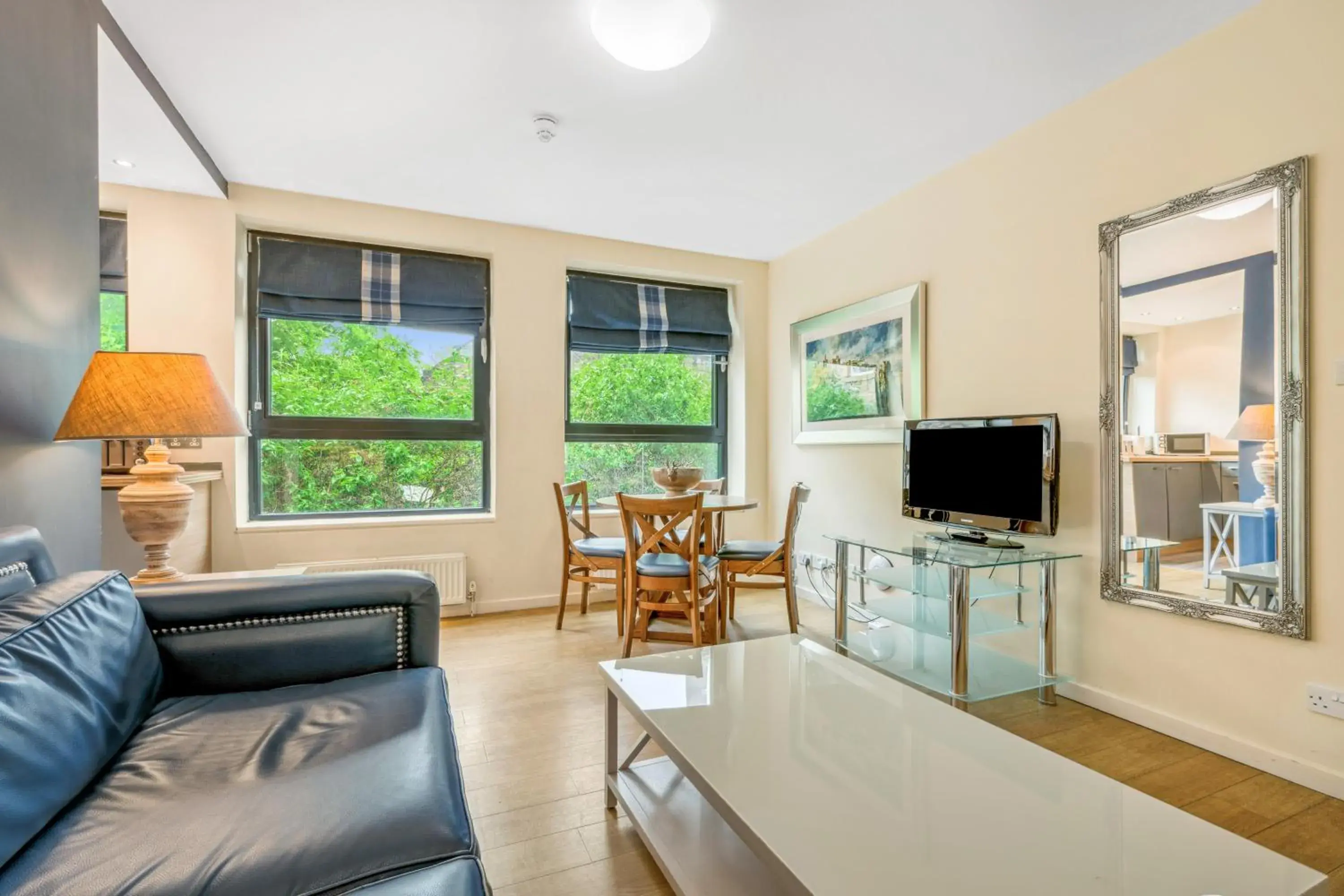 Living room in Princes Street Suites Living room in Princes Street Suites