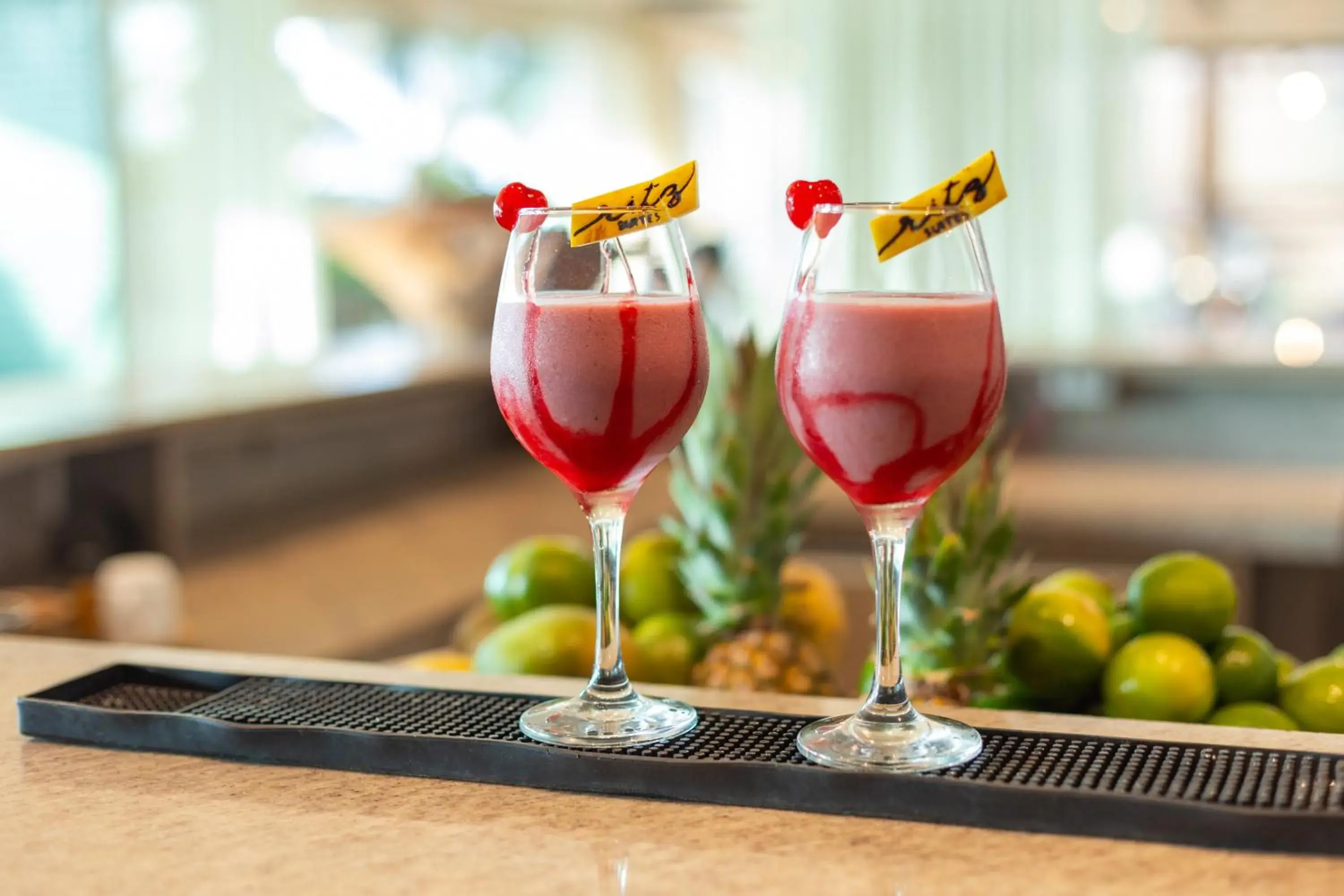 Lounge or bar in Ritz Suites Grand Hotel Boutique Lounge or bar in Ritz Suites Grand Hotel Boutique