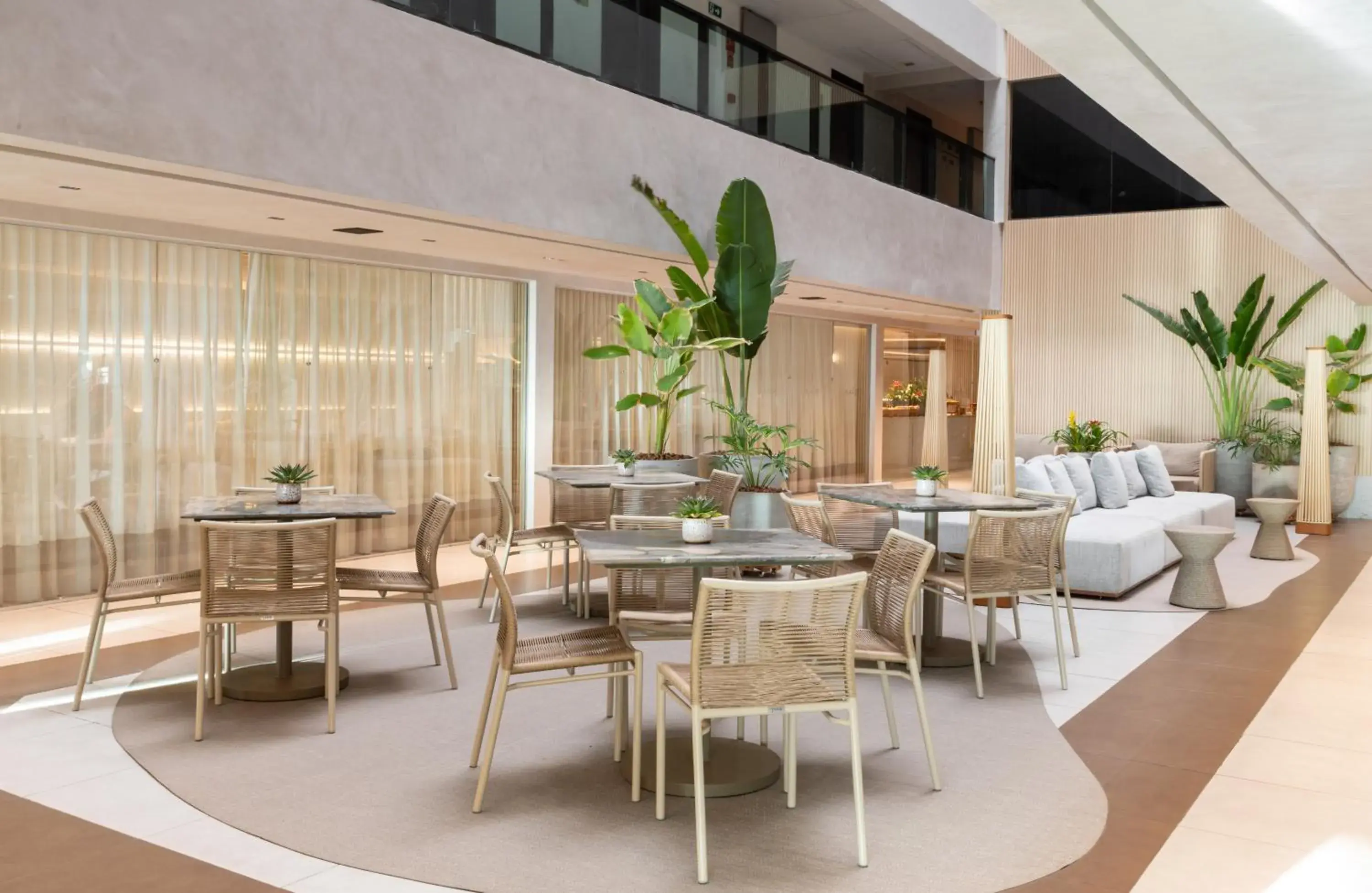 Lounge or bar in Ritz Suites Grand Hotel Boutique Lounge or bar in Ritz Suites Grand Hotel Boutique