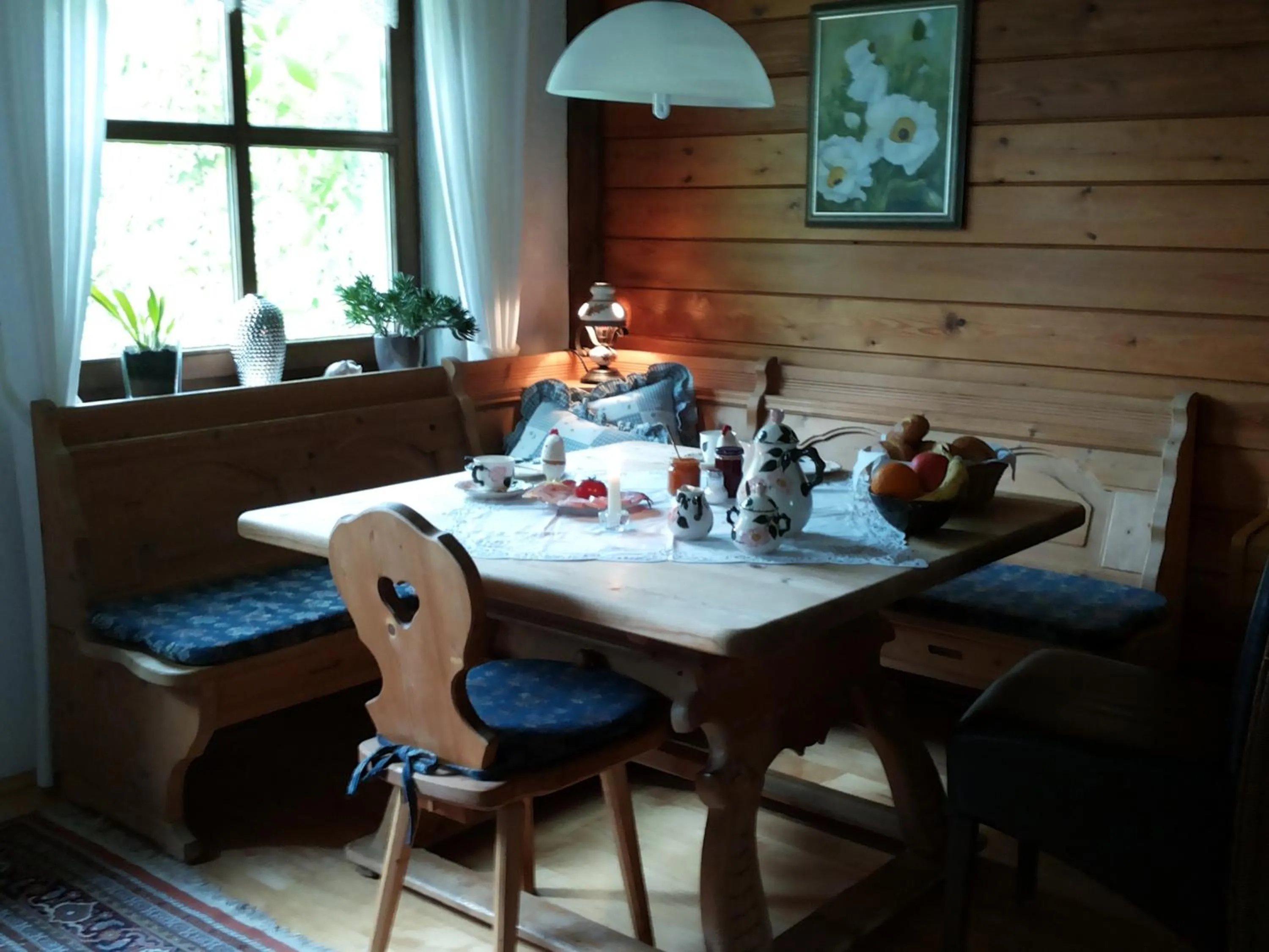 Dining area in Gästezimmer Am Hüstert