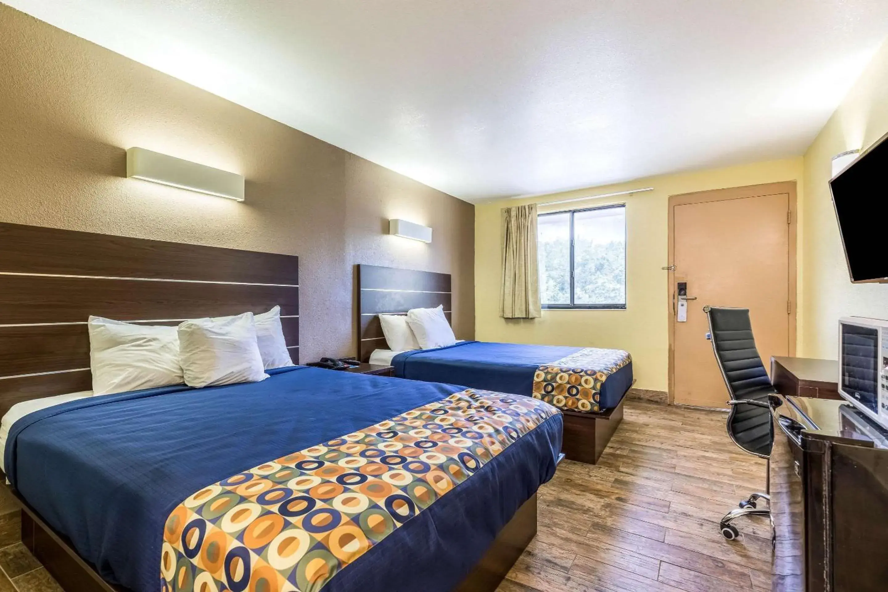 Photo of the whole room, Bed in Rodeway Inn Fairgrounds-Casino Photo of the whole room, Bed in Rodeway Inn Fairgrounds-Casino