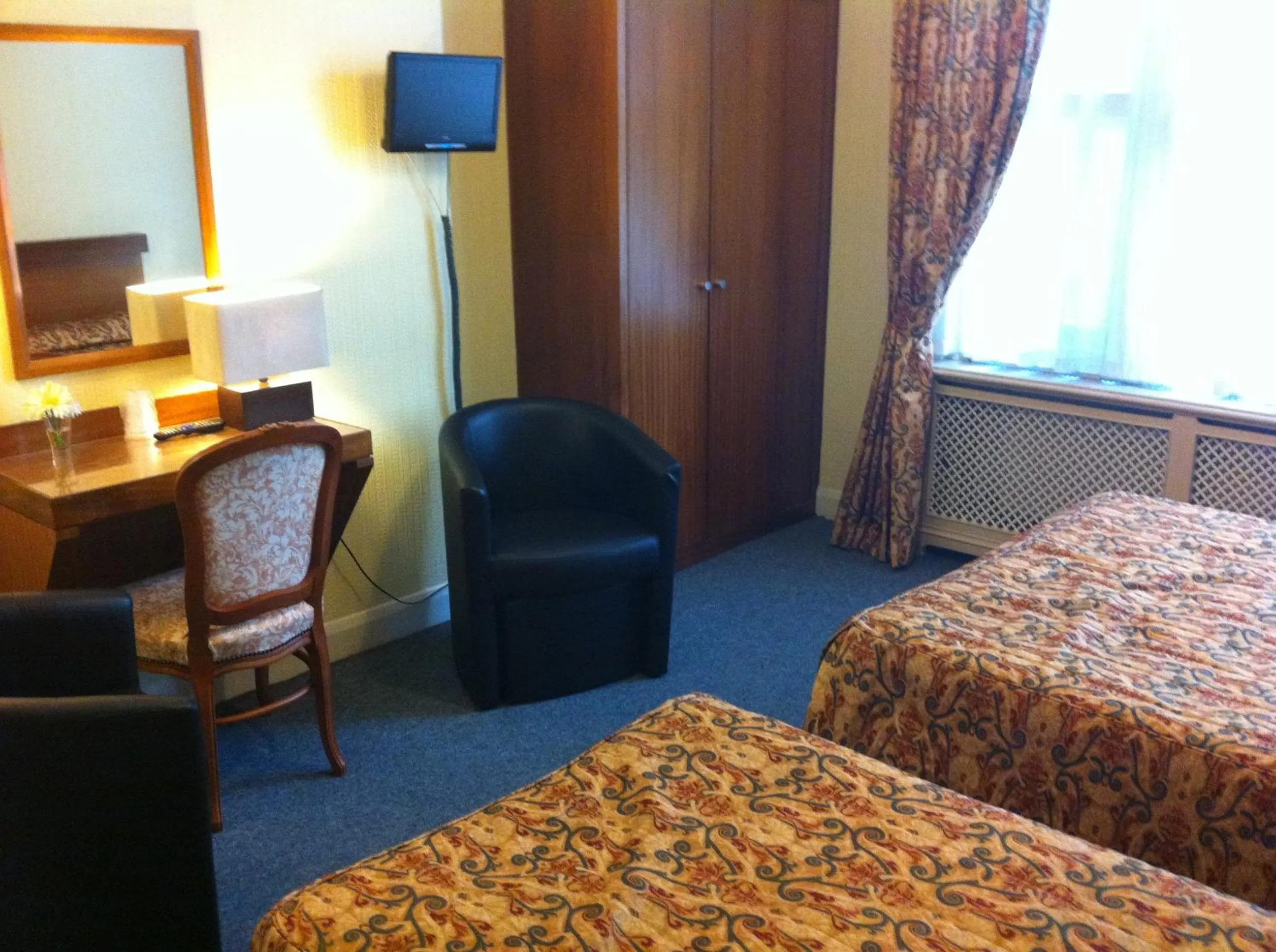 Bed in London Visitors Hotel