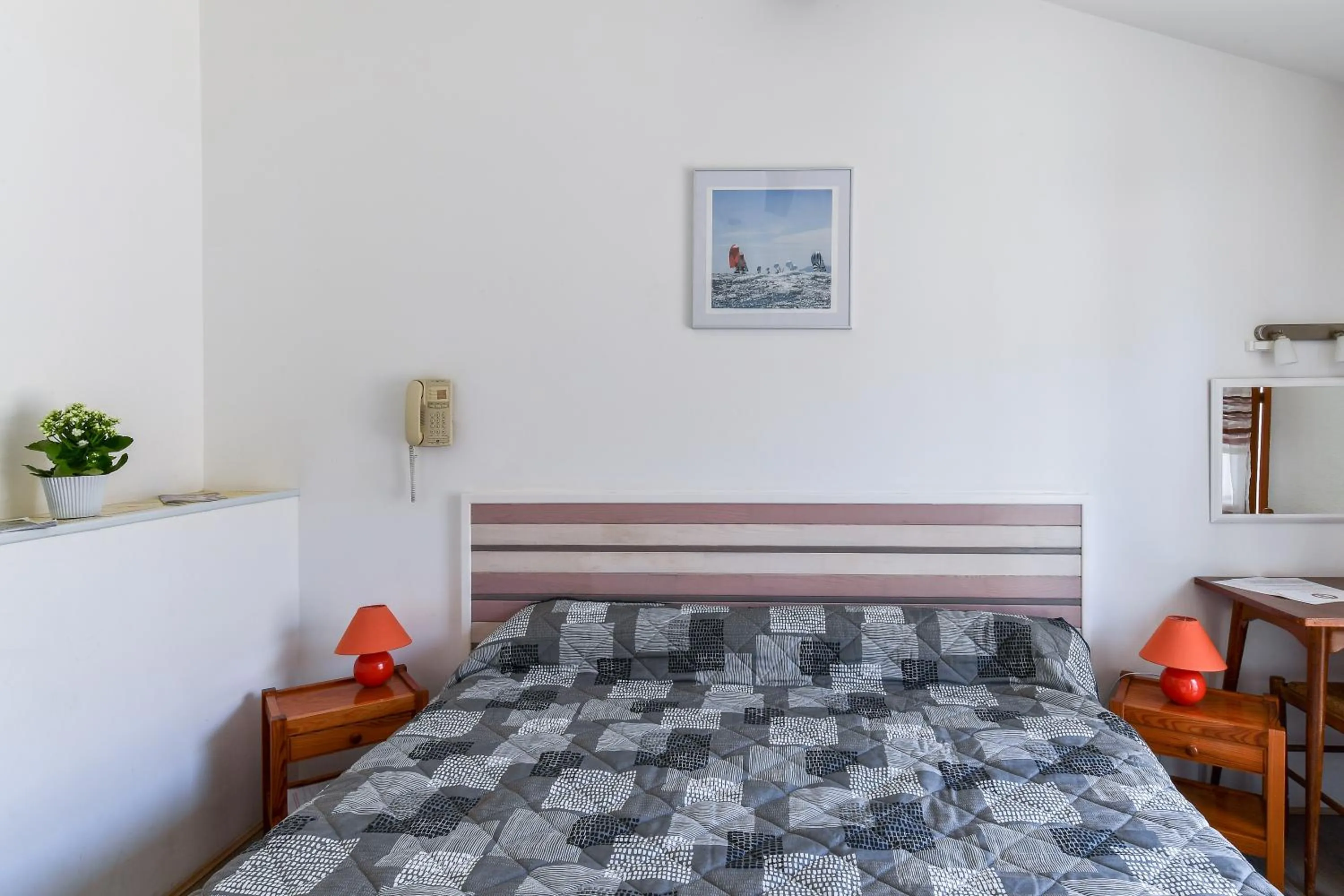 Bedroom, Bed in Le Preconil