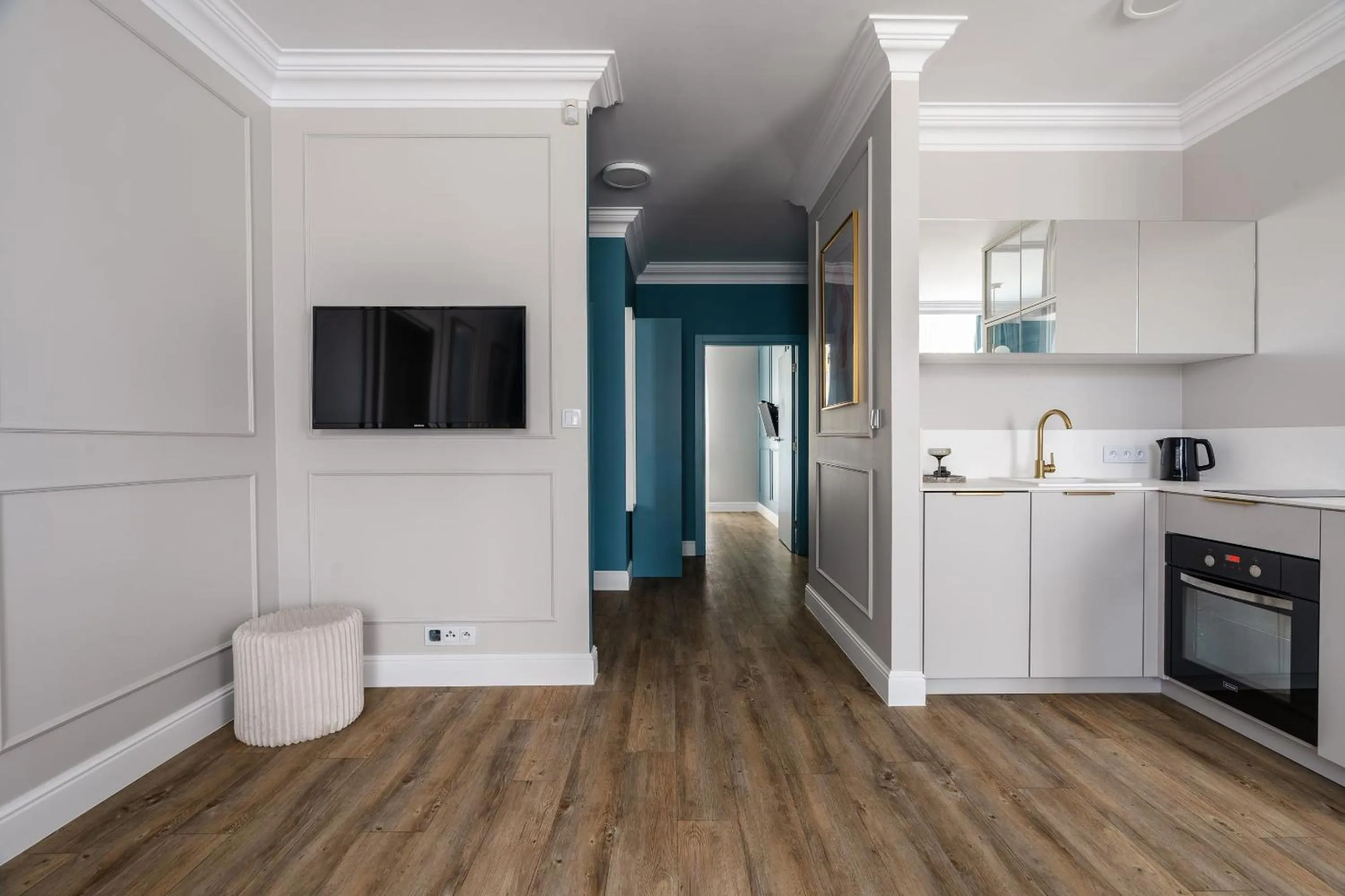 TV and multimedia in District17 - LoftAffair Collection