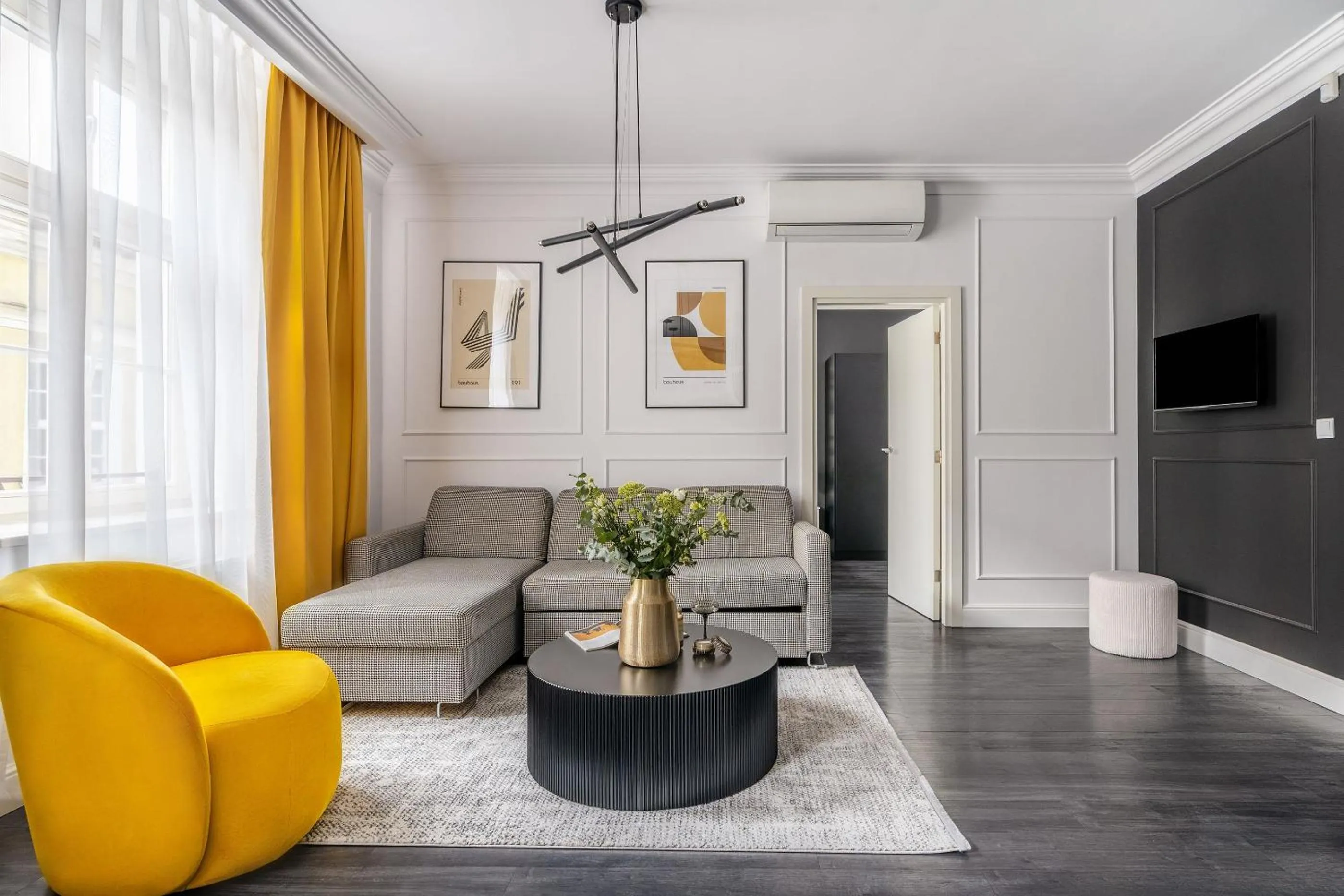 TV and multimedia in District17 - LoftAffair Collection