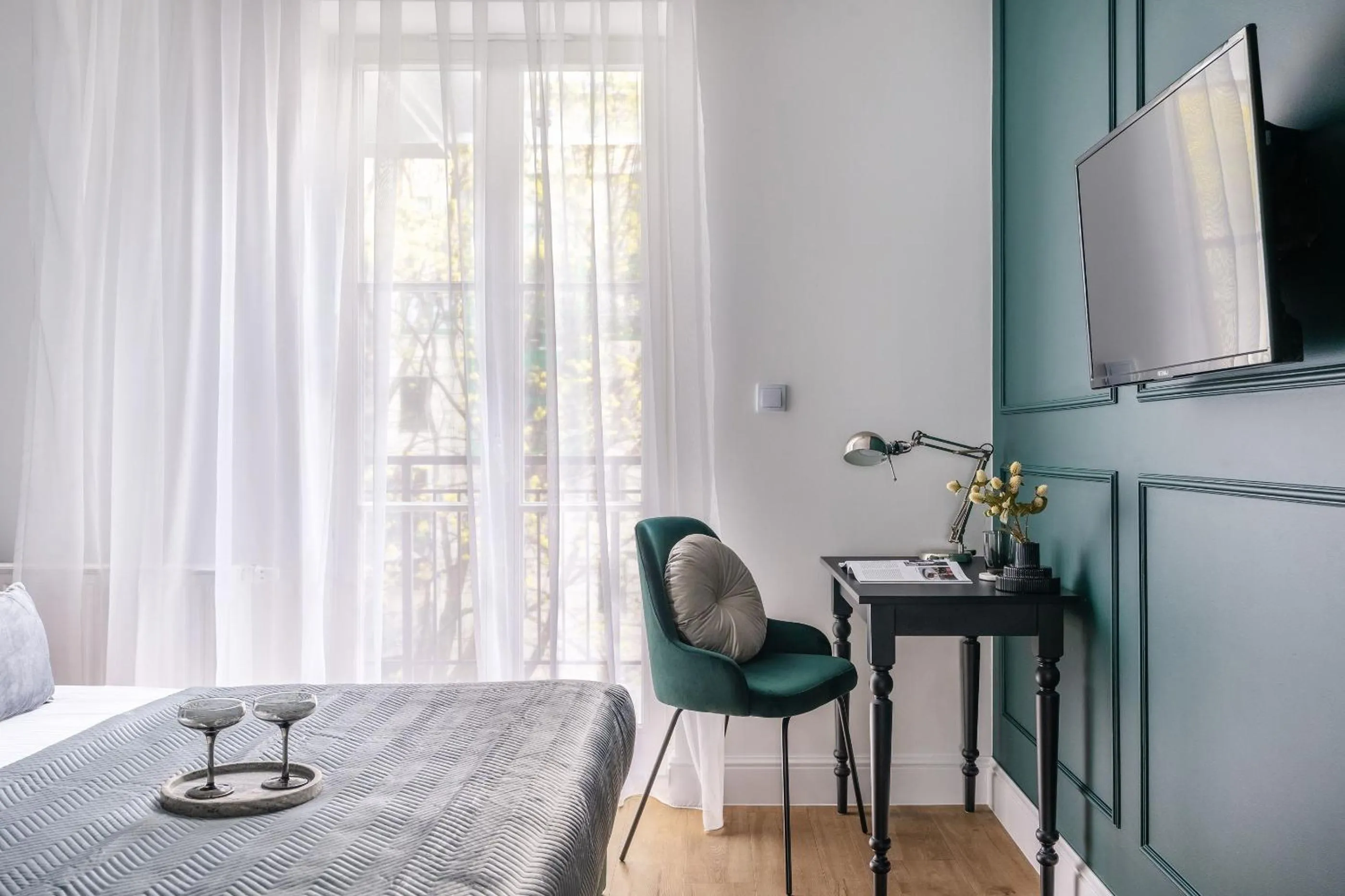 TV and multimedia in District17 - LoftAffair Collection