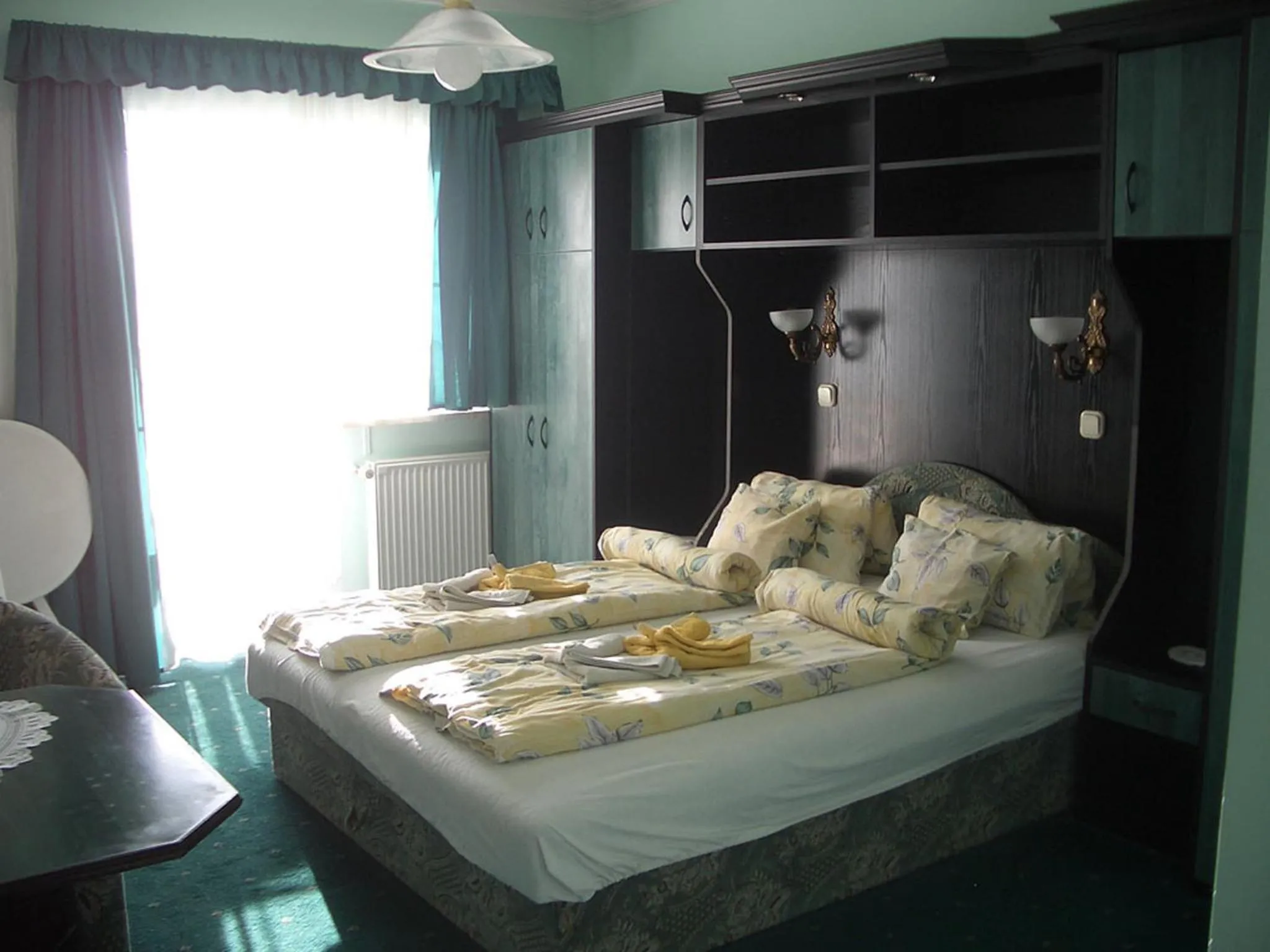 Decorative detail, Bed in Hegyi Villa