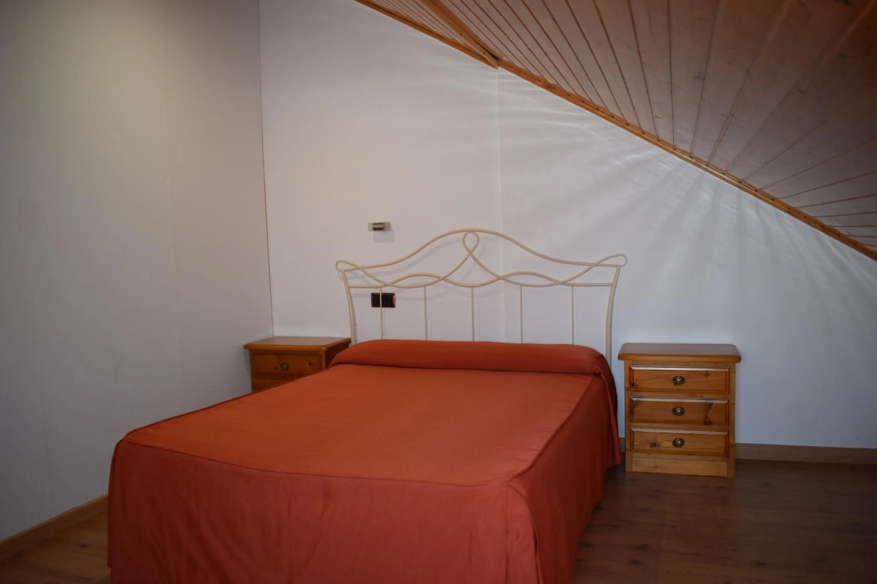 Photo of the whole room, Bed in Apartamentos VIDA Corcubión