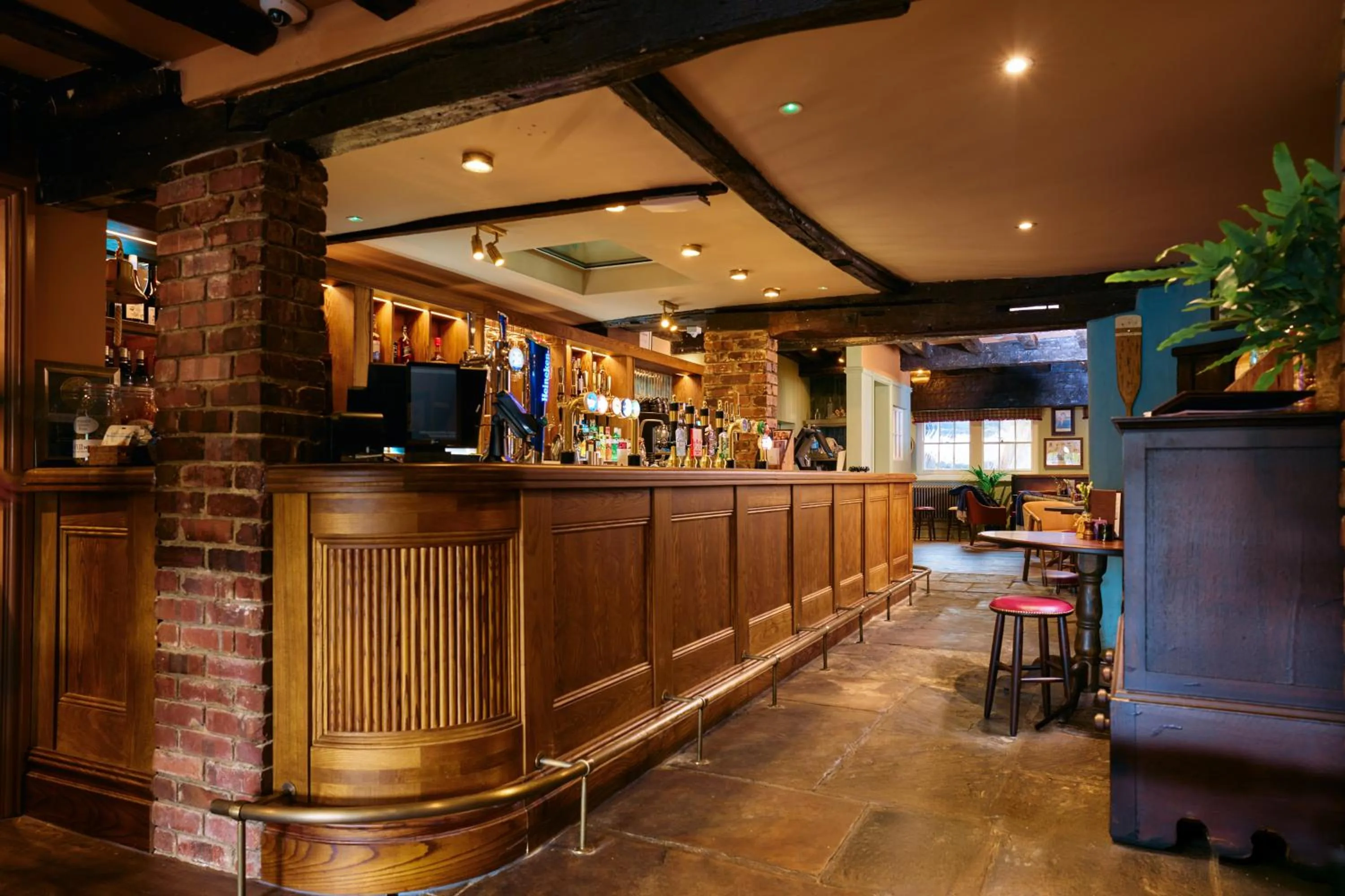 Restaurant/places to eat in The Royal Castle