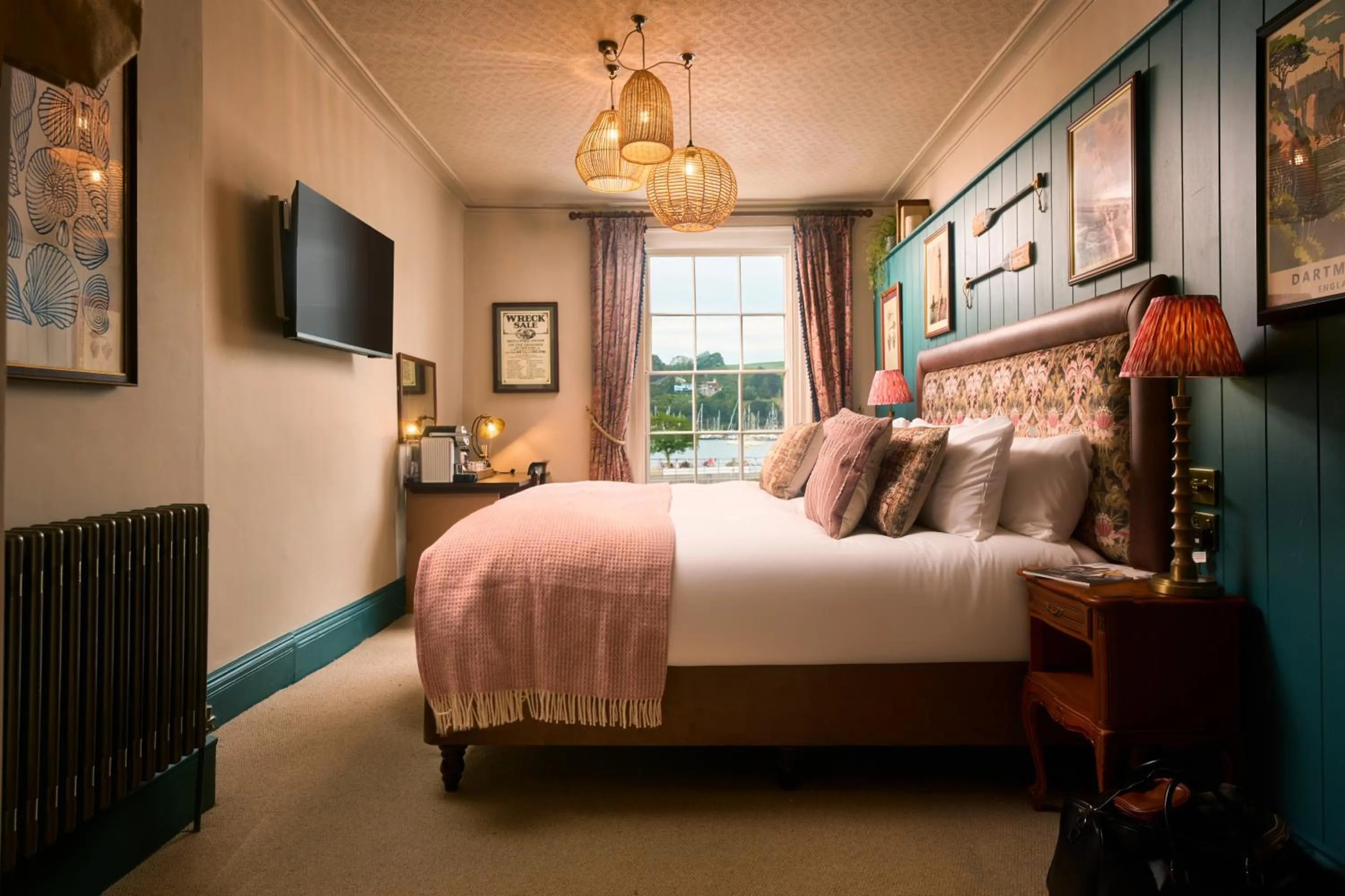 Bedroom, Bed in The Royal Castle