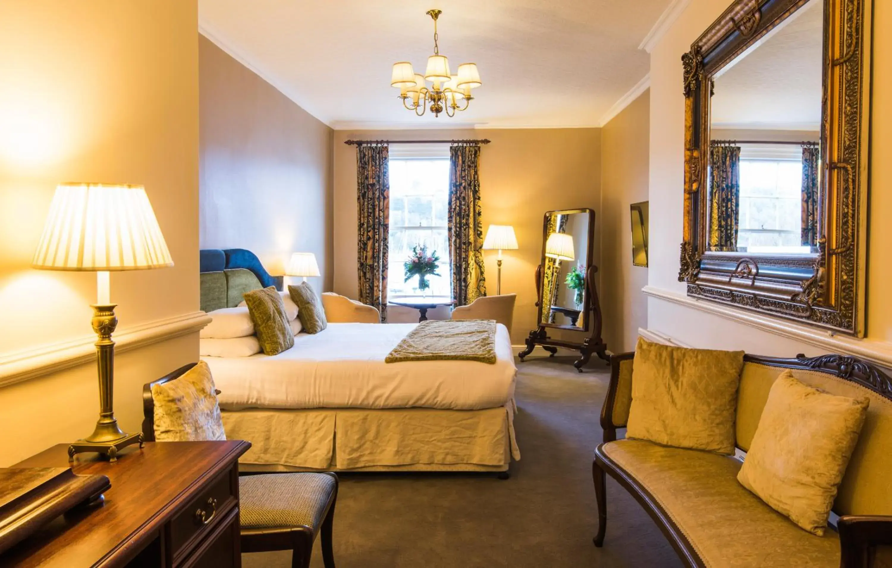 Double or Twin Room with River View - single occupancy in The Royal Castle Double or Twin Room with River View - single occupancy in The Royal Castle