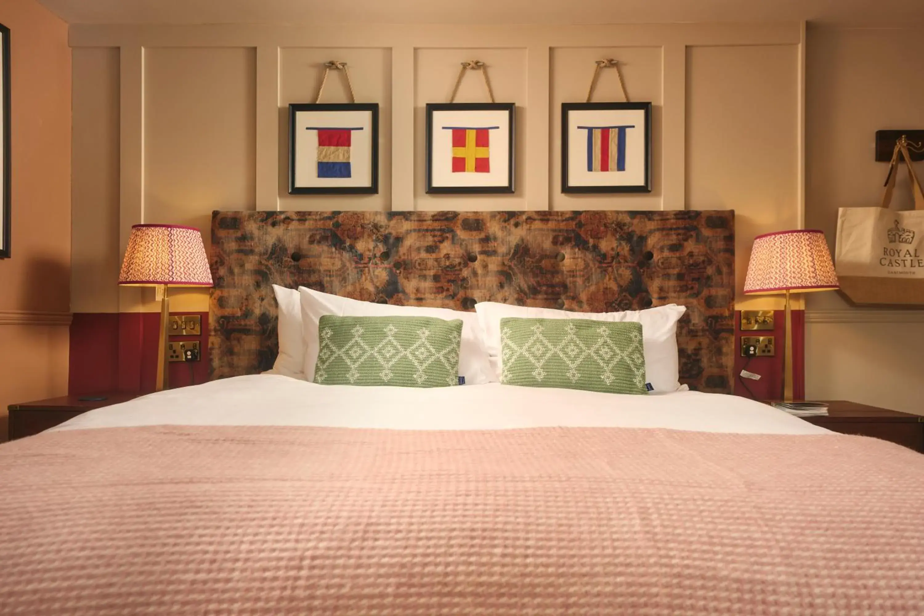 Double Room with River View - single occupancy in The Royal Castle Double Room with River View - single occupancy in The Royal Castle