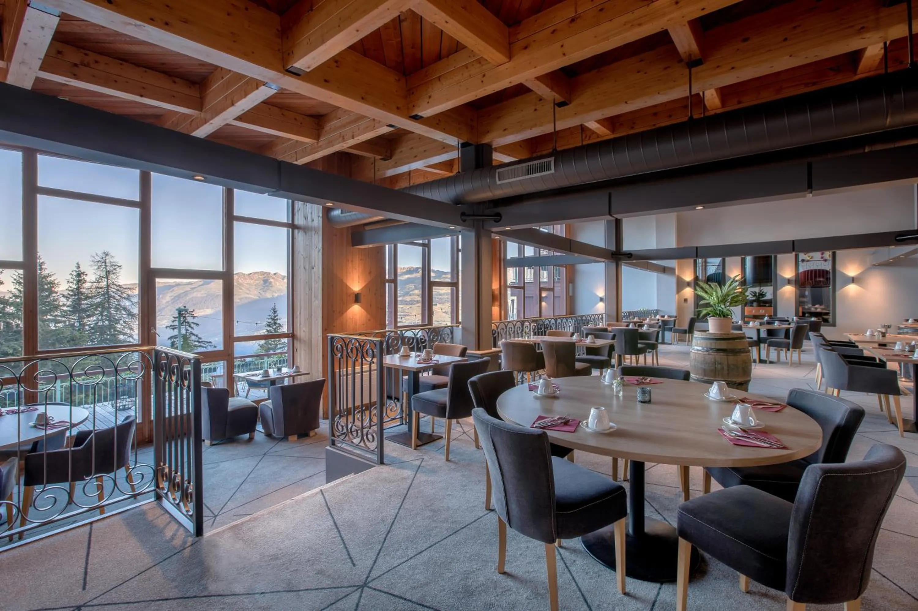 Restaurant/places to eat in Altezza - Arc 1800 Hotel & Spa - ex Mercure