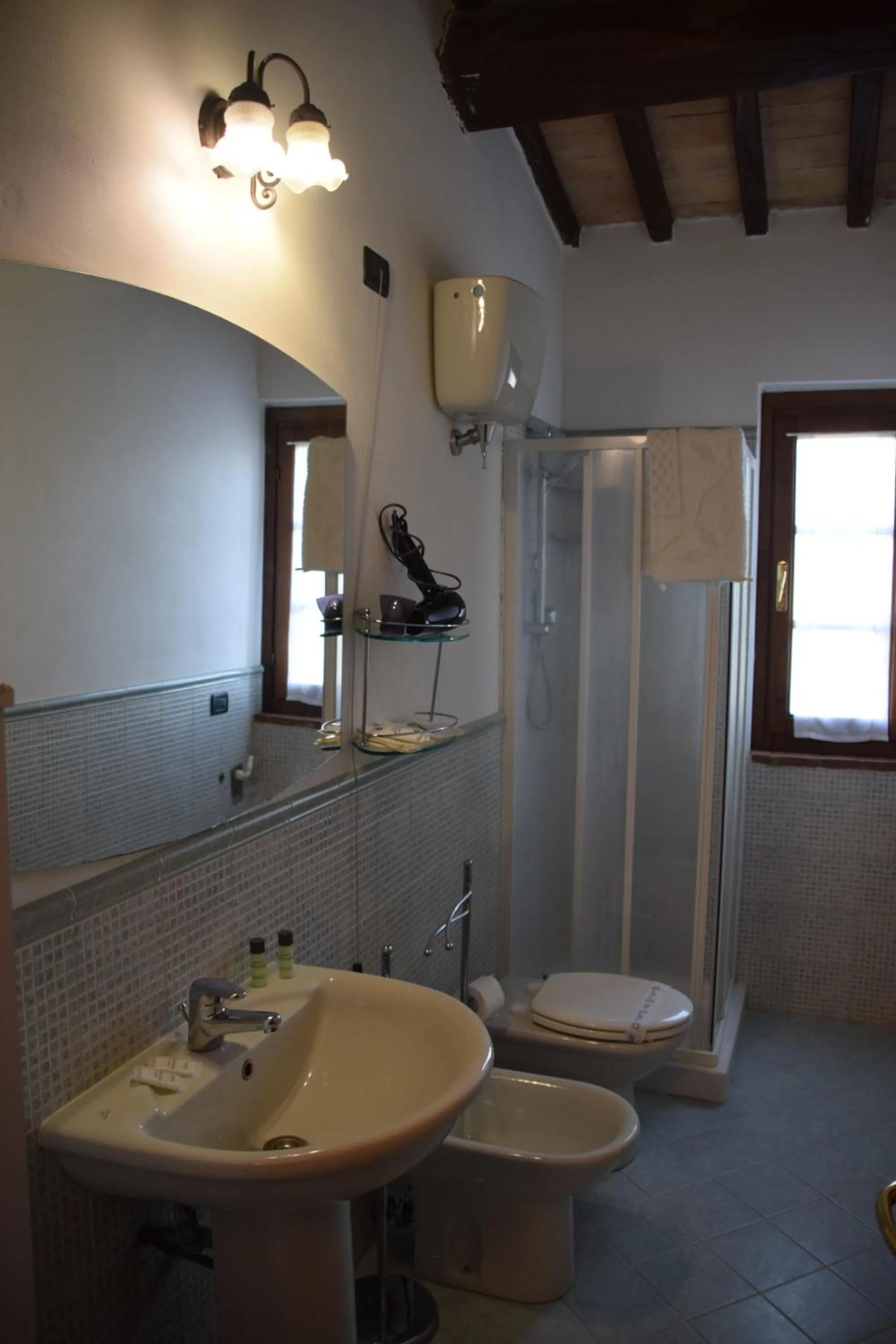 Bathroom in Le Rocche Di Valiano