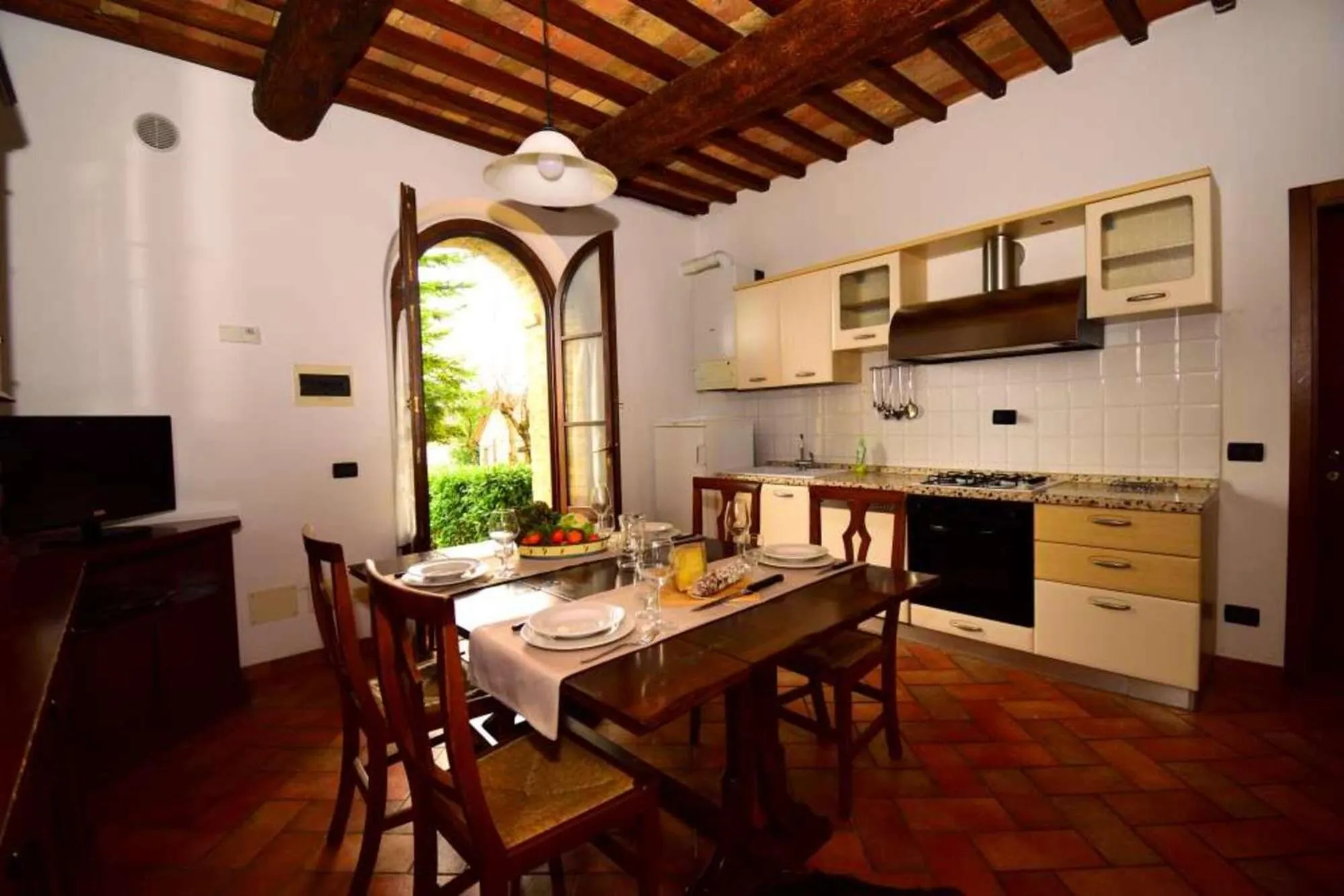 Dining area in Le Rocche Di Valiano