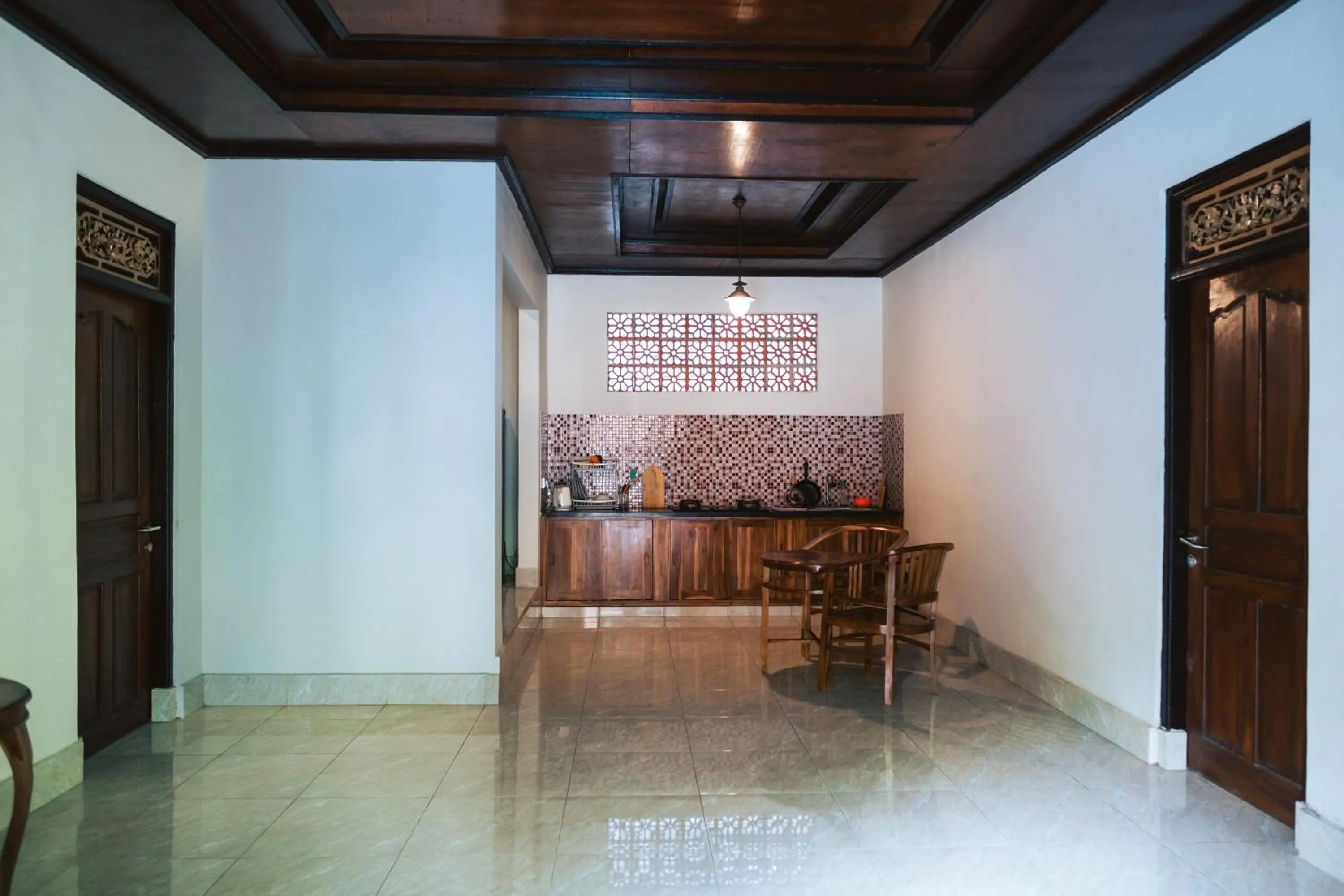 kitchen in Balimas Guest House