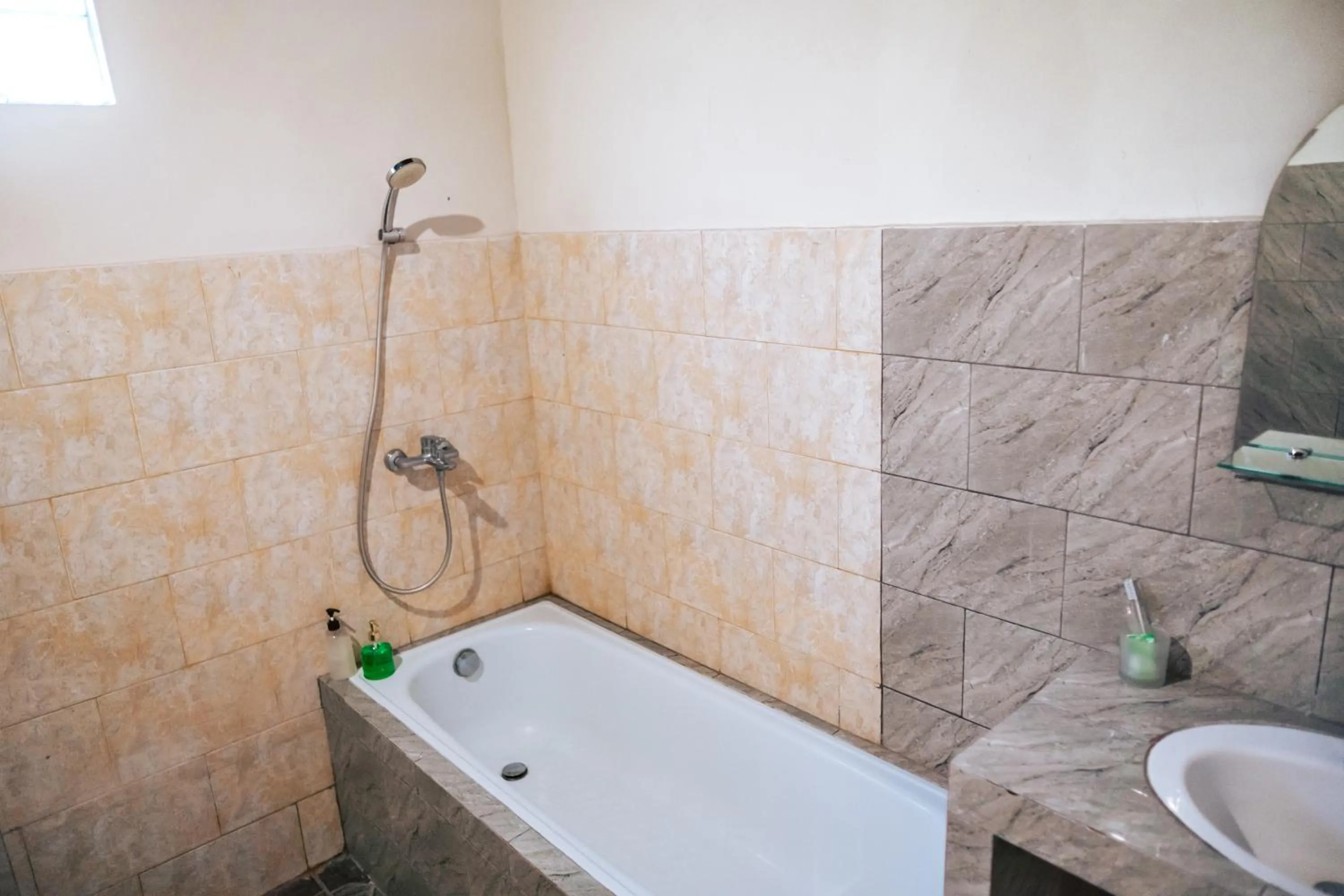 Bath in Balimas Guest House