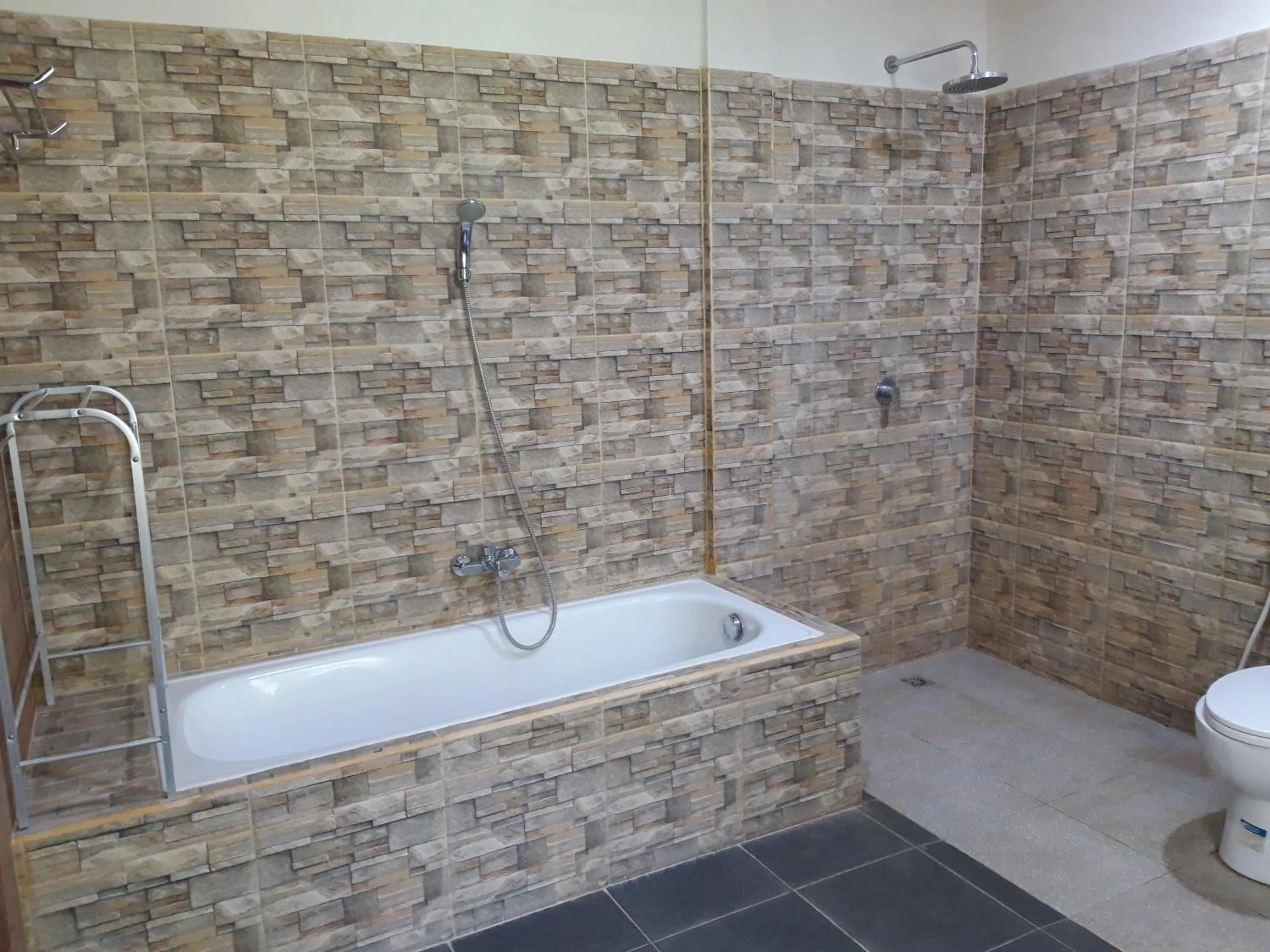 Bath in Balimas Guest House