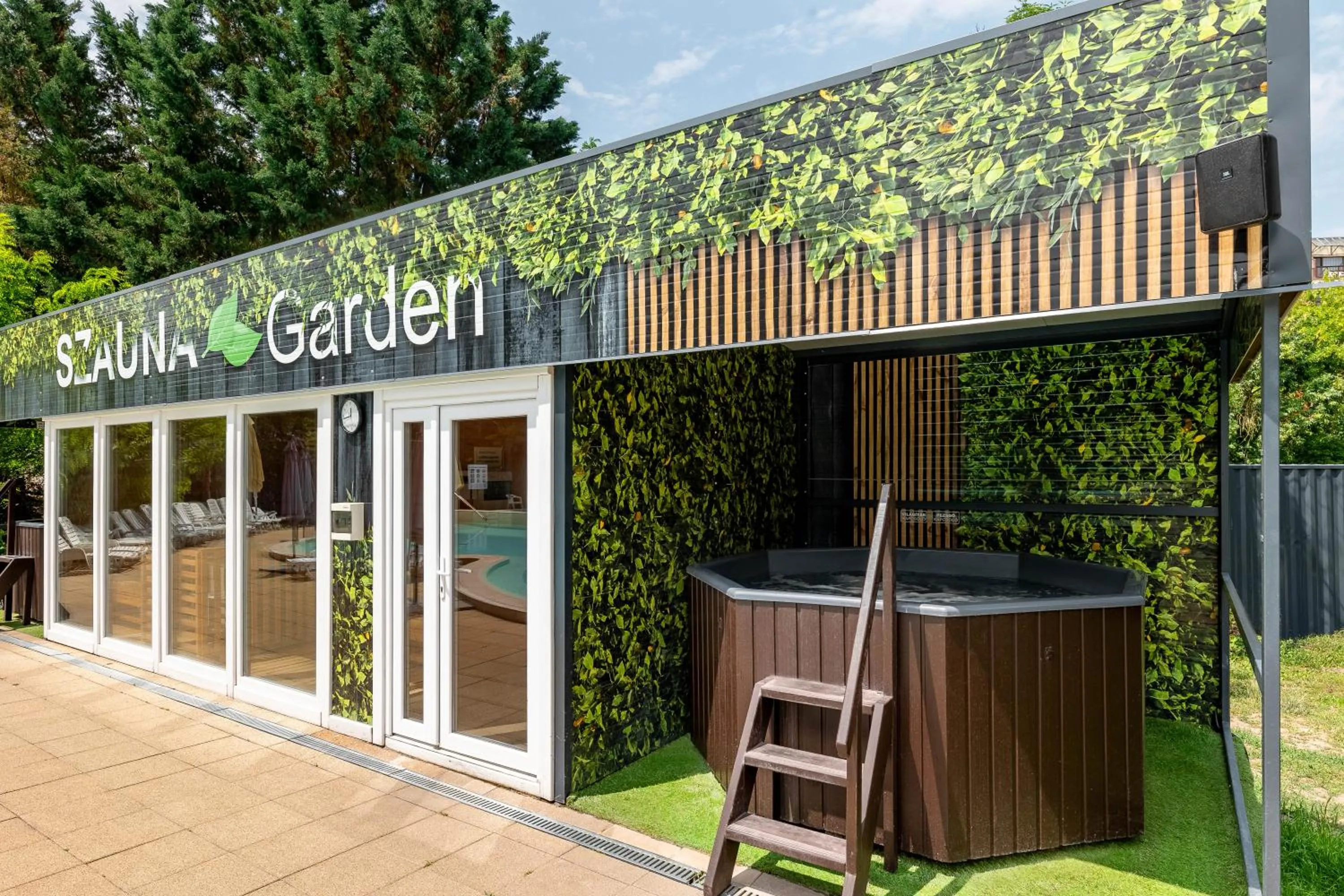 Swimming pool in Thermal Hotel Garden