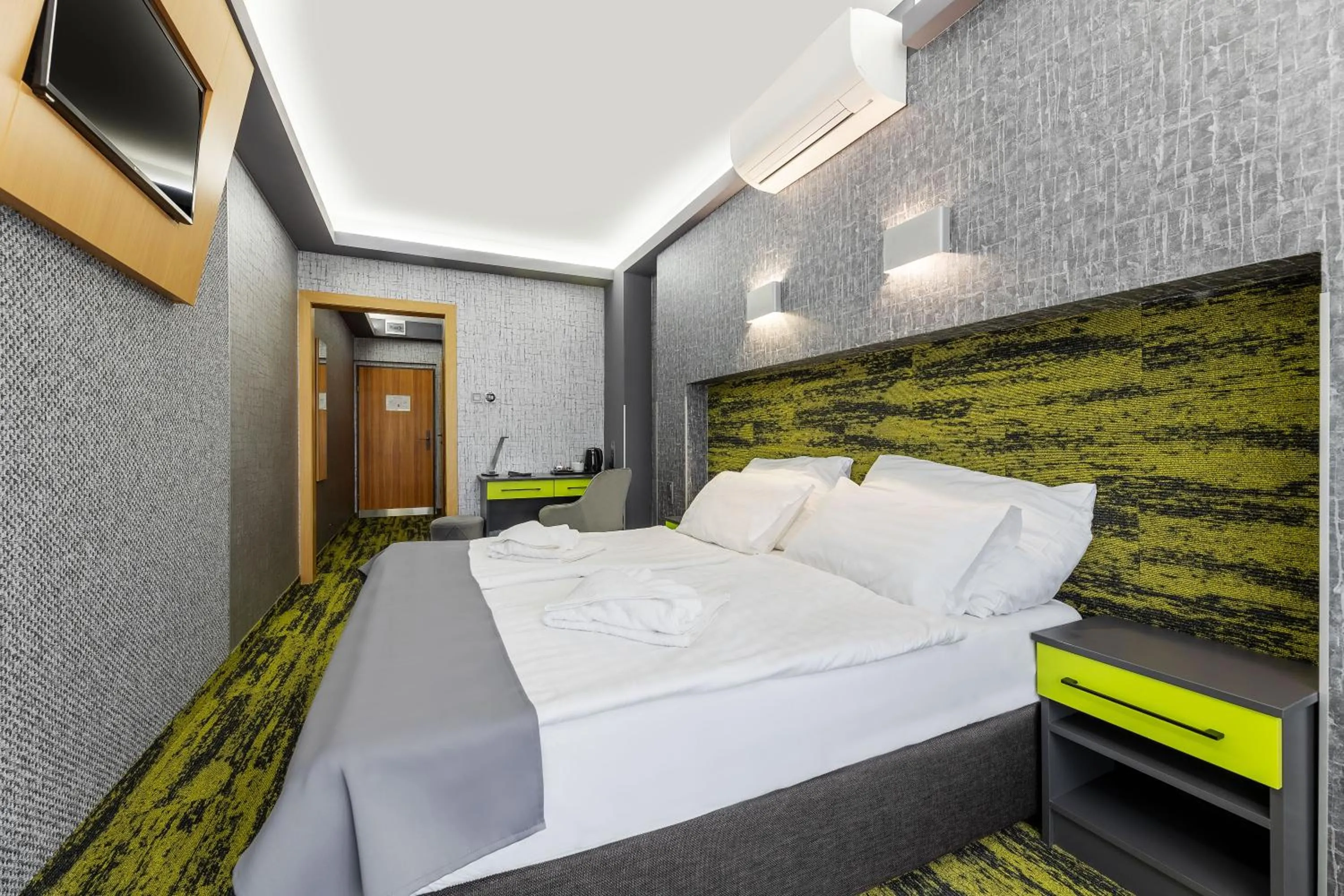 Photo of the whole room, Bed in Thermal Hotel Garden