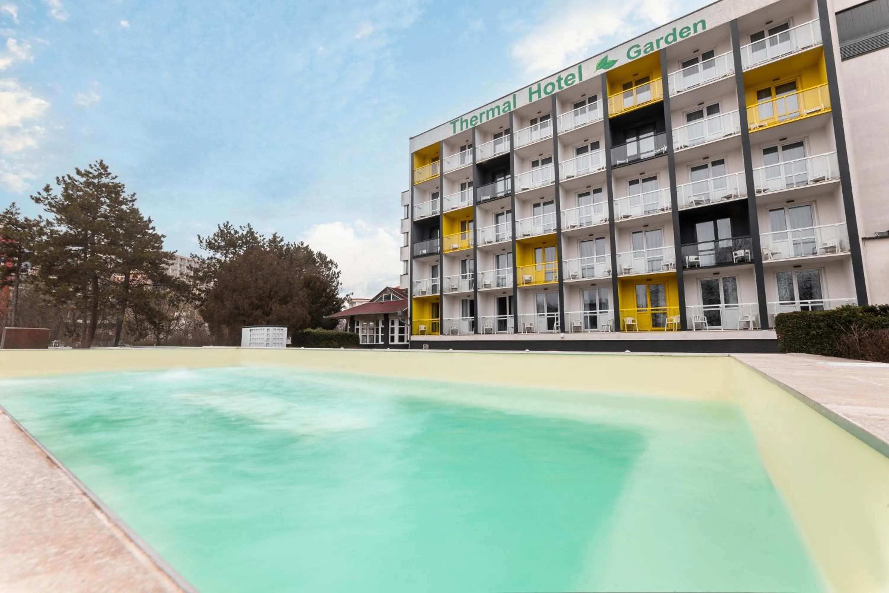 Hot Tub in Thermal Hotel Garden