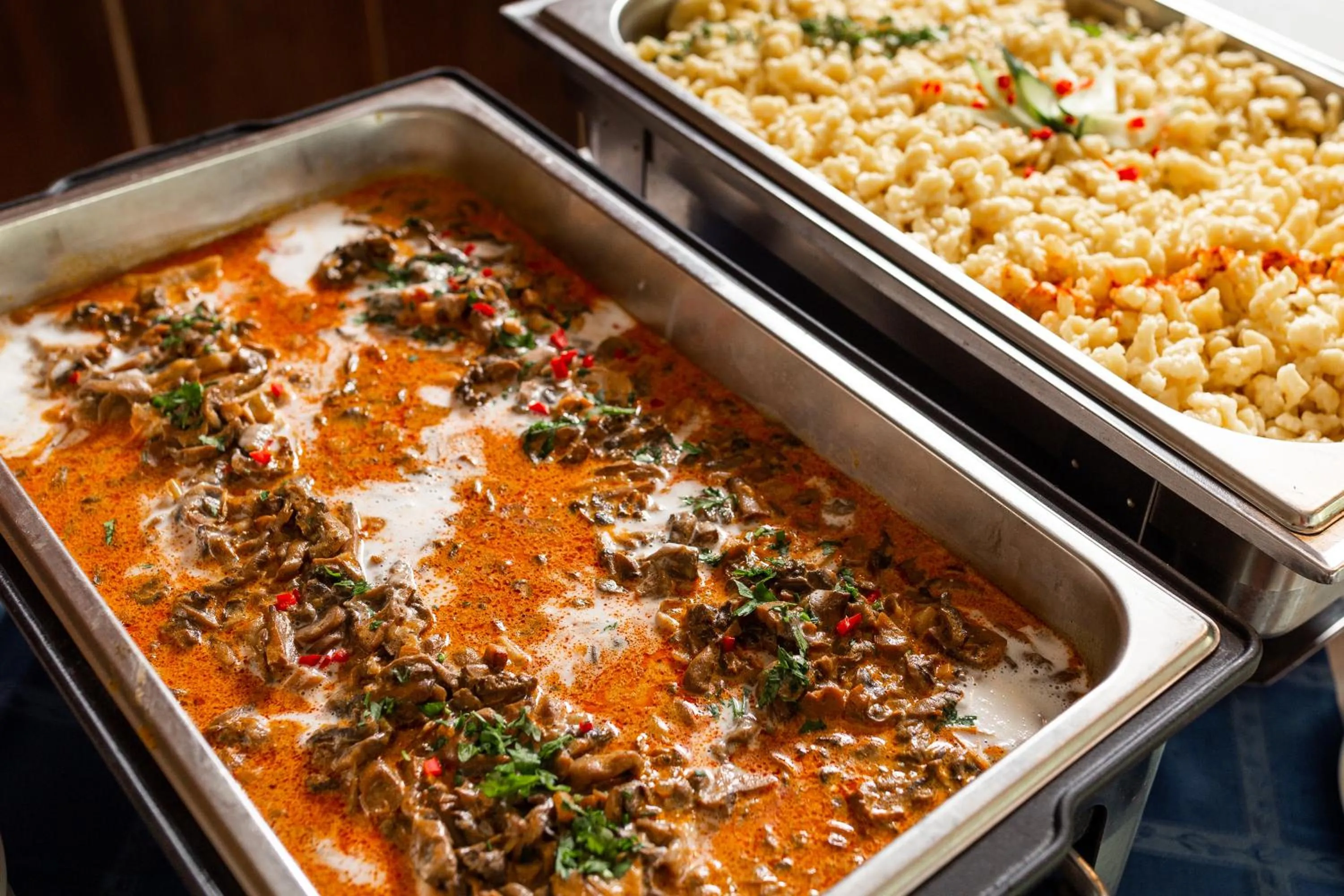 Restaurant/places to eat in Thermal Hotel Garden